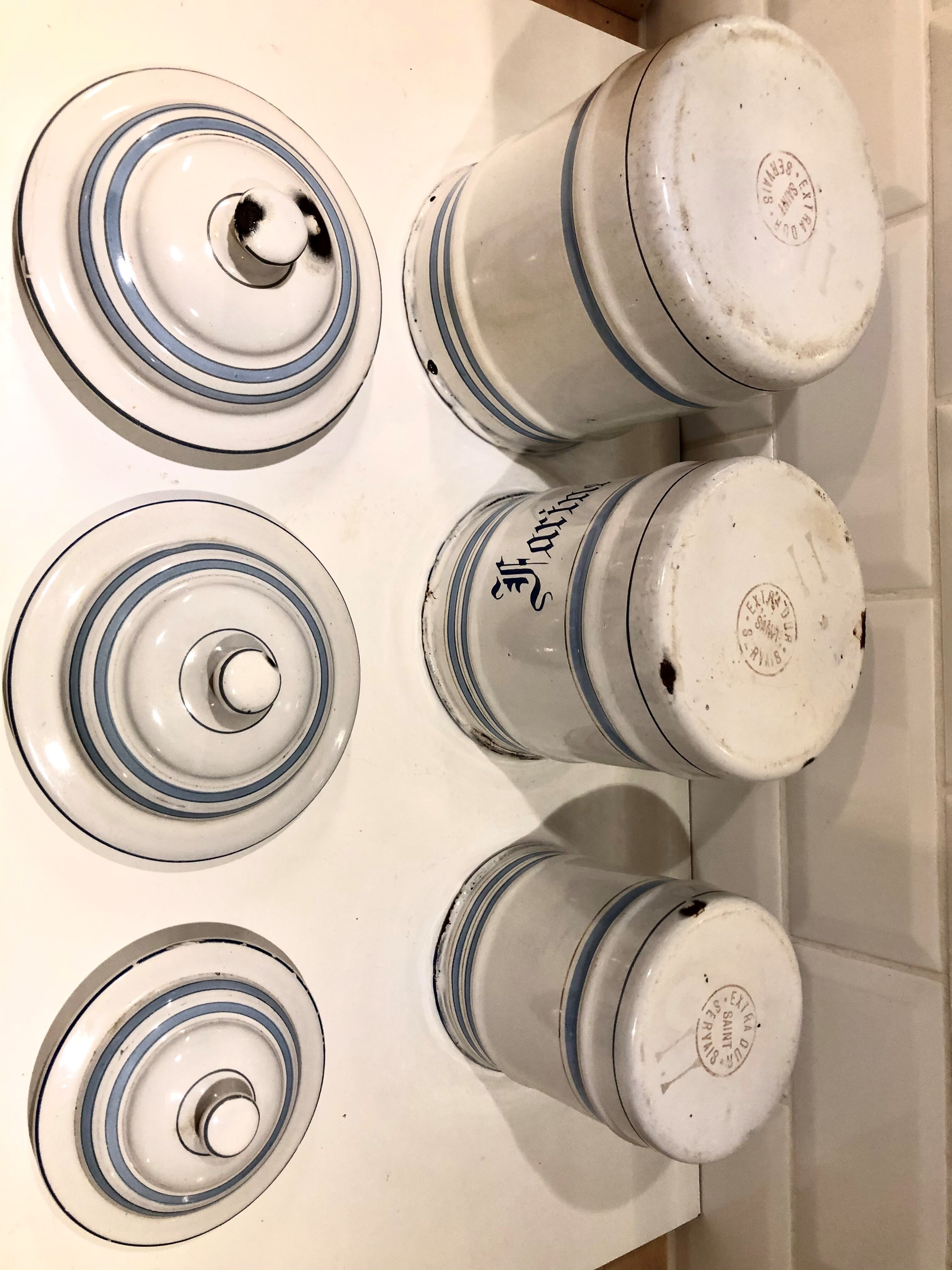 Enamelled metal kitchen pot