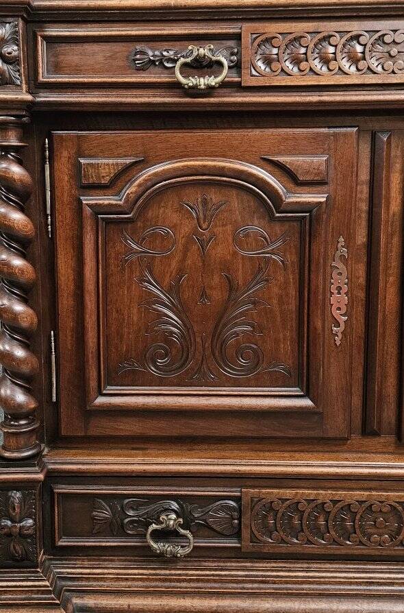 Carved wooden trouser cabinet – Twisted columns – Marble top