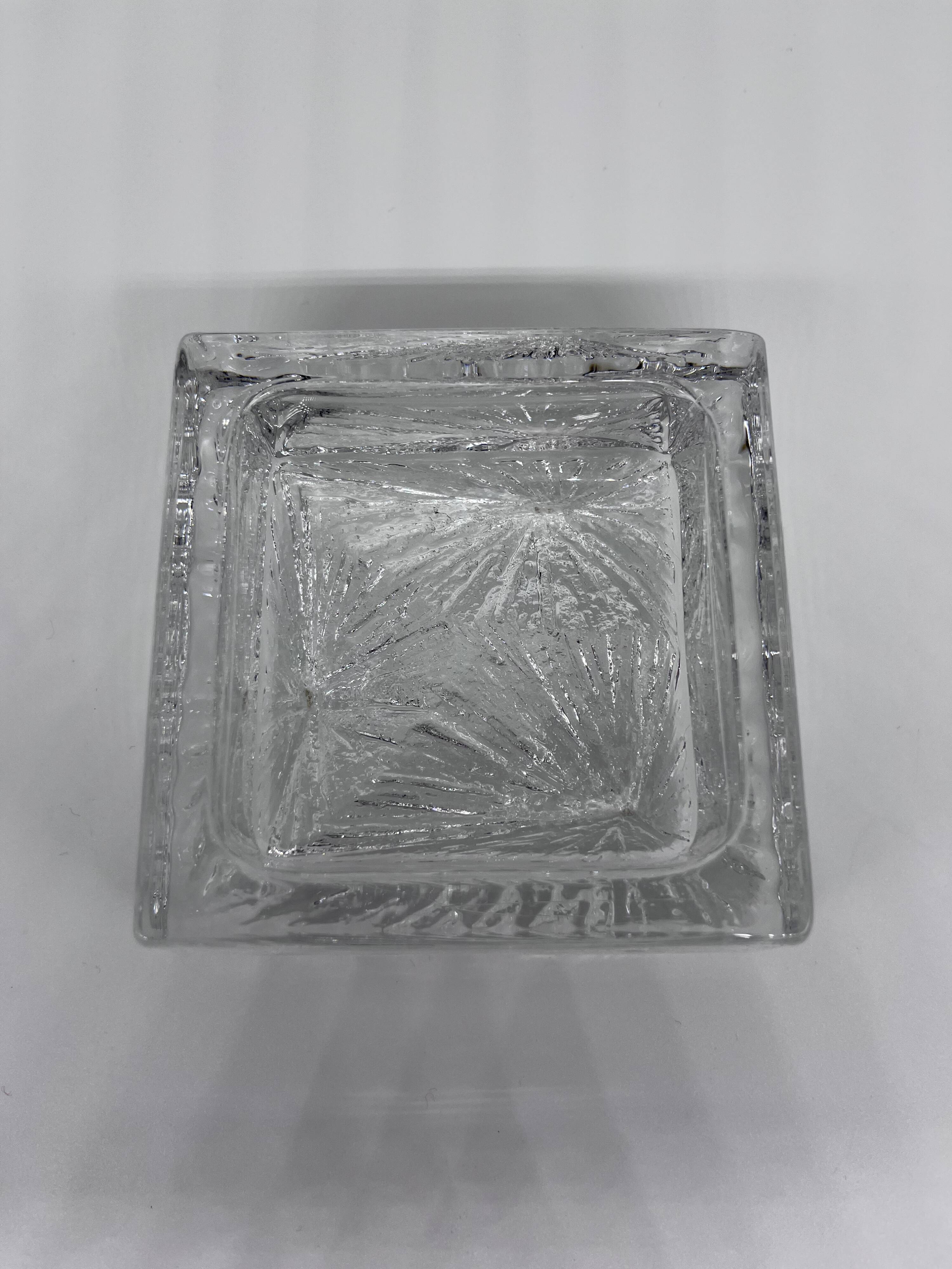 Empty crystal pocket Daum model Crater