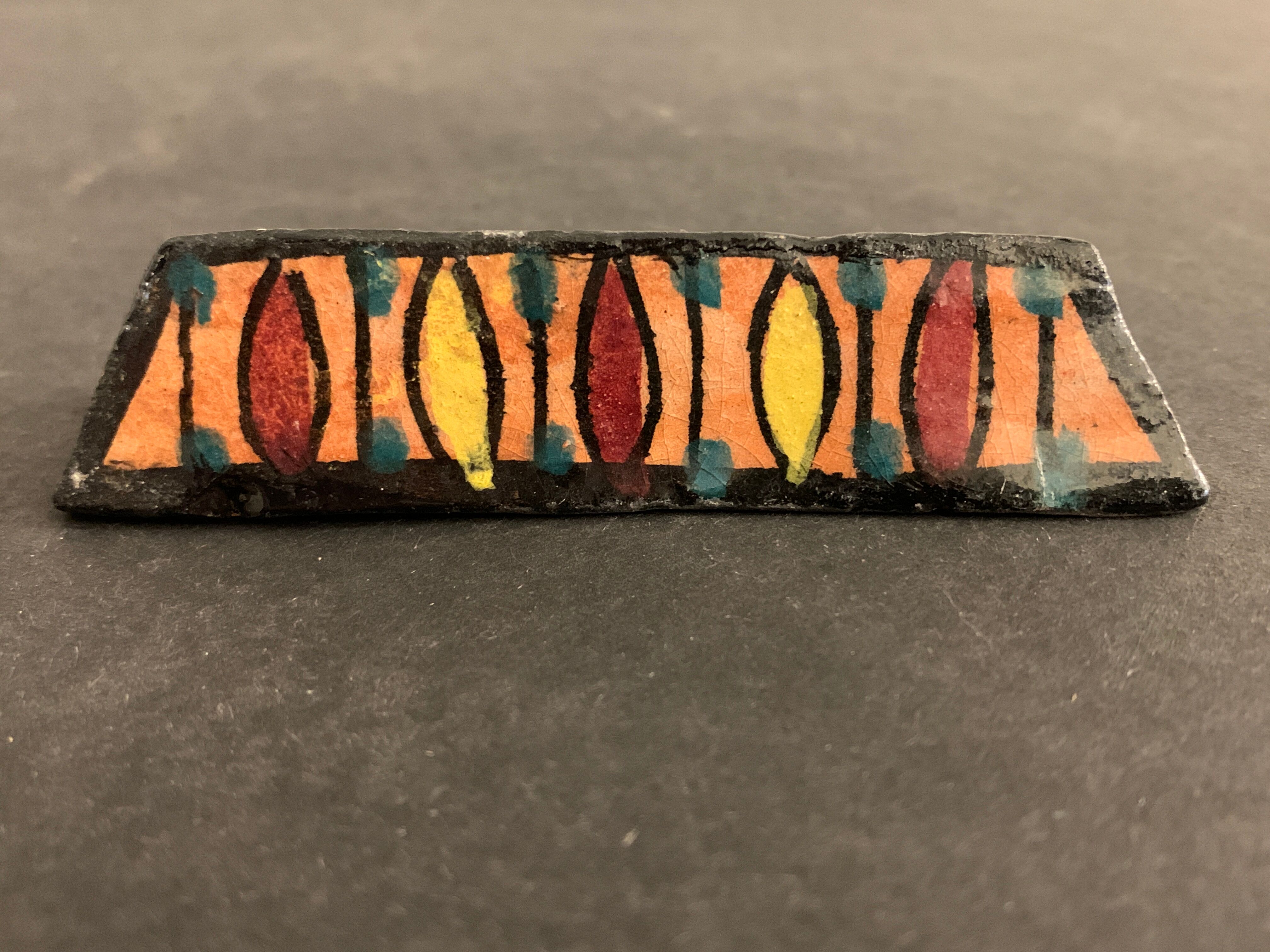 12 carries polychrome ceramic knives