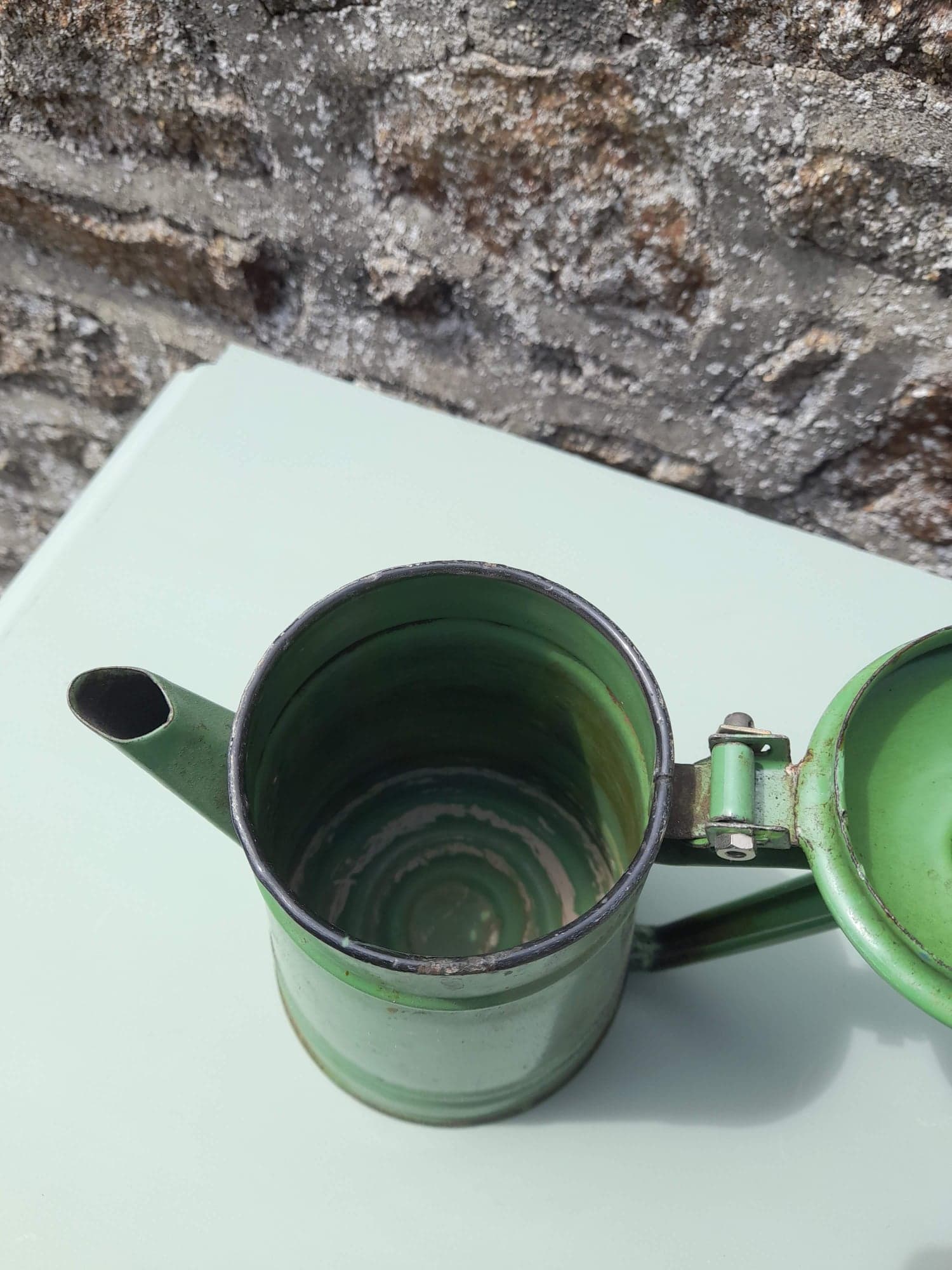 Enamelled sheet metal teapot