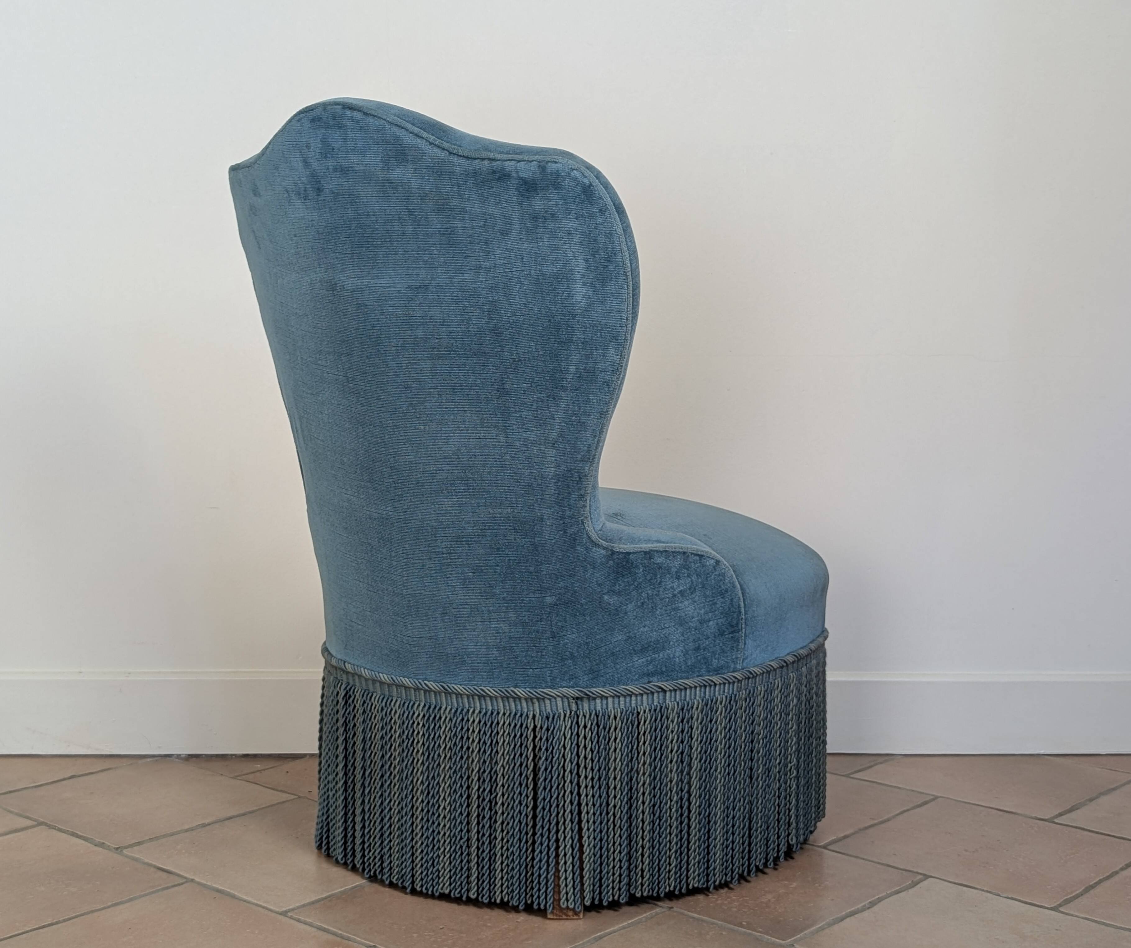 Frog chairs and pouffe