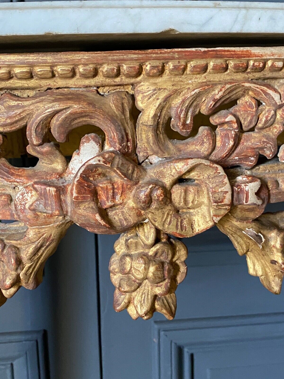 Console XVIII wooden gold louis xvi white marble flower falls