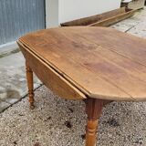 Rustic Burgundian farm table with old round shutters - 1m50