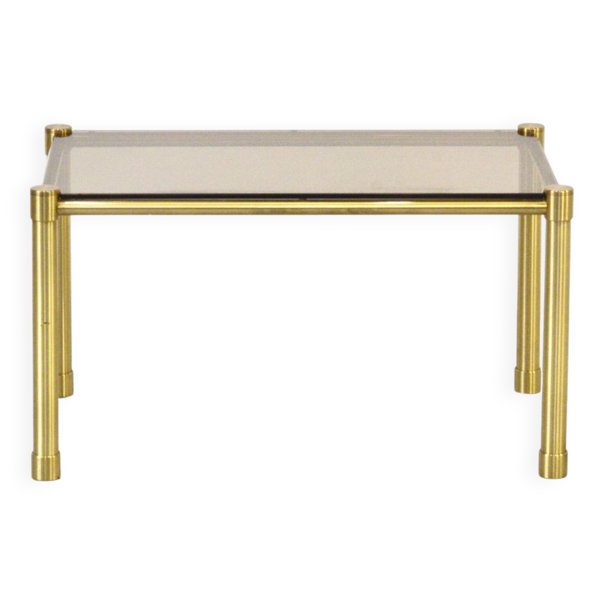 Table basse italienne du milieu du siècle en laiton tubulaire et verre fumé. Rétro.