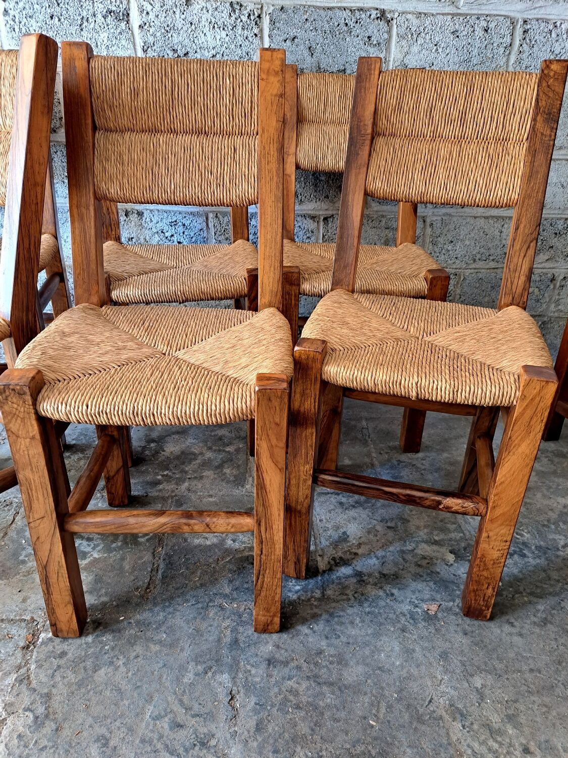 6 chaises en noyer et paillées