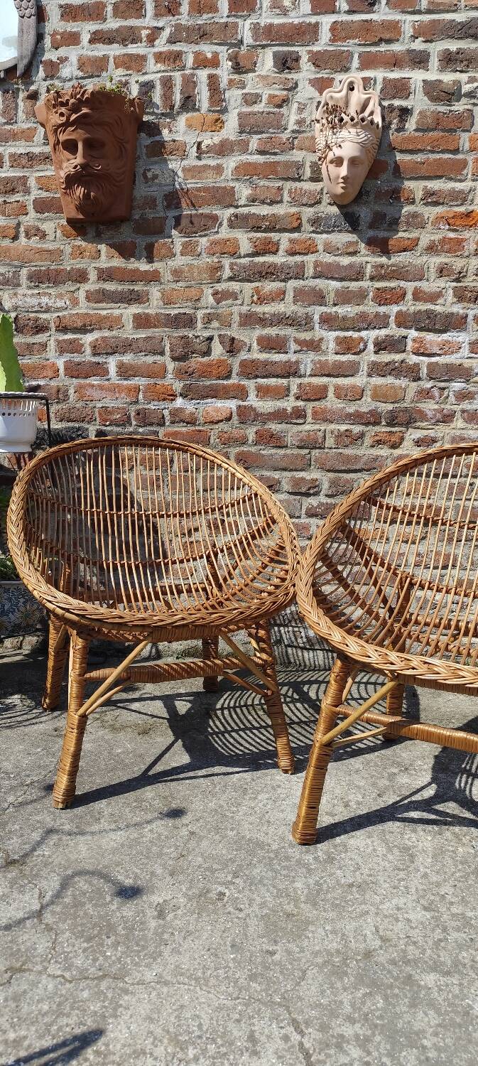 Pair of wicker armchairs