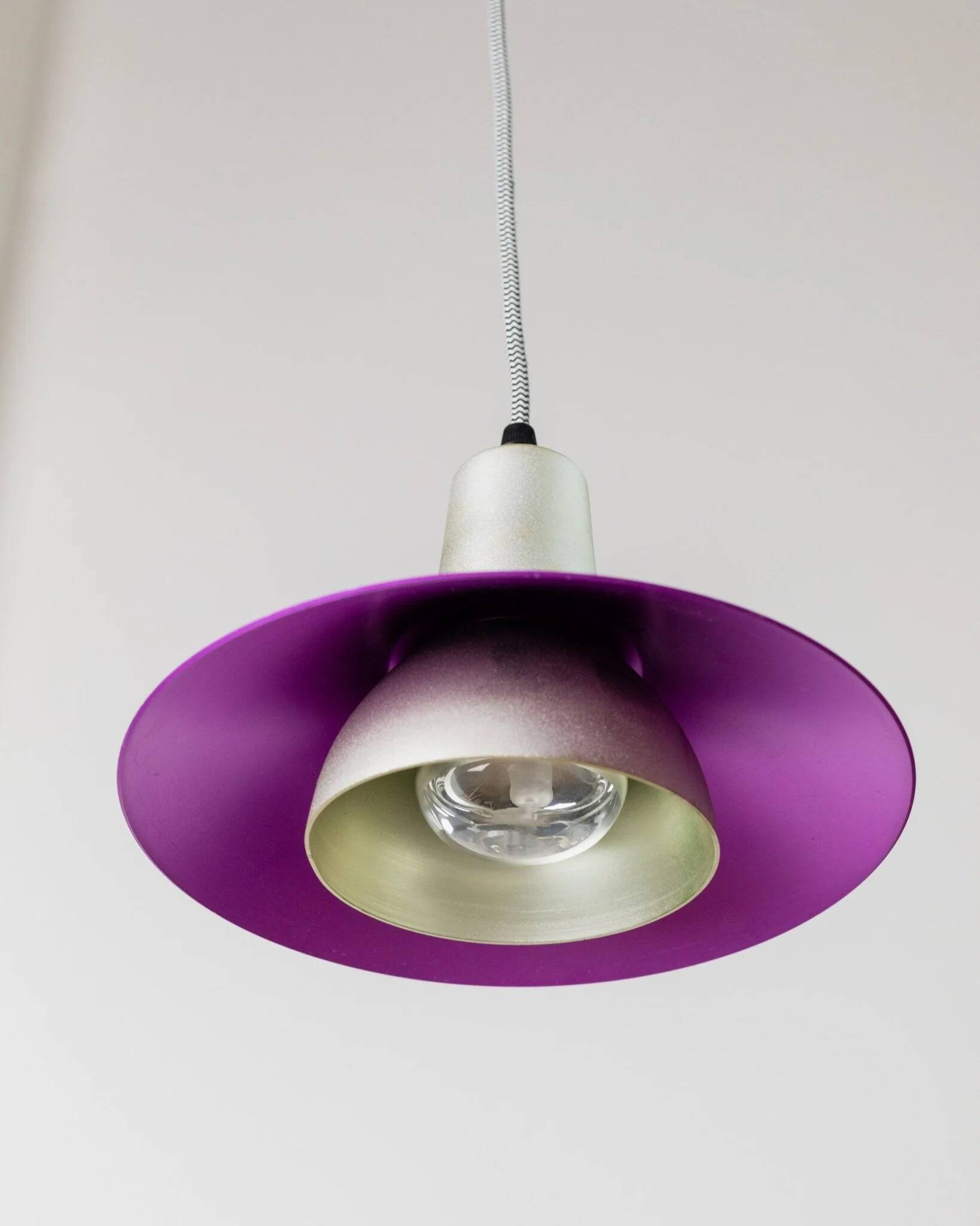 Metal retro pendant – postmodern Memphis style from the 1980s, purple, silver, green, striped cable, Pop Art interior, vintage light fixture