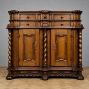 Buffet d’appui Alsacien en bois massif teinté, datant du XVIIe