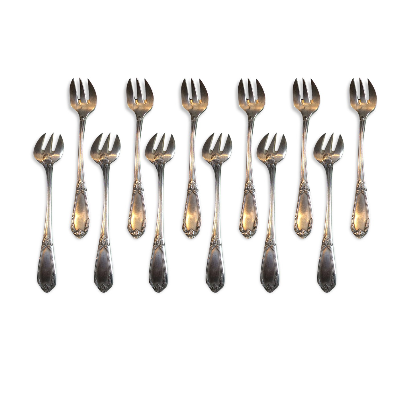 12 oyster forks & box