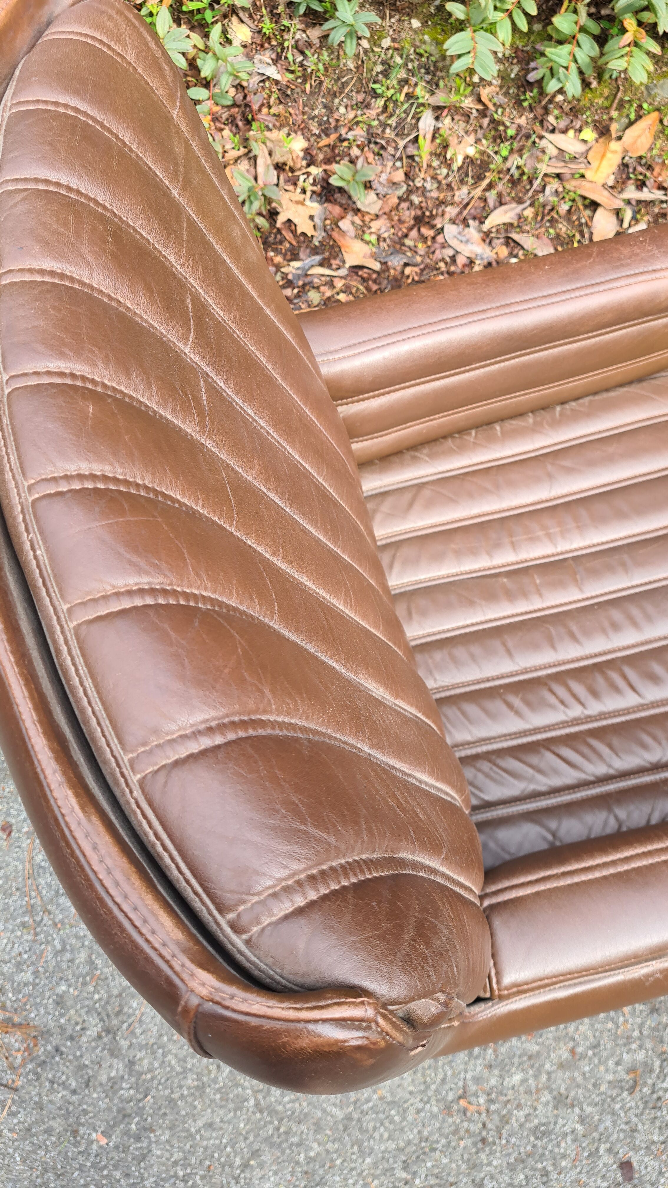 Brown leather office chair 80s