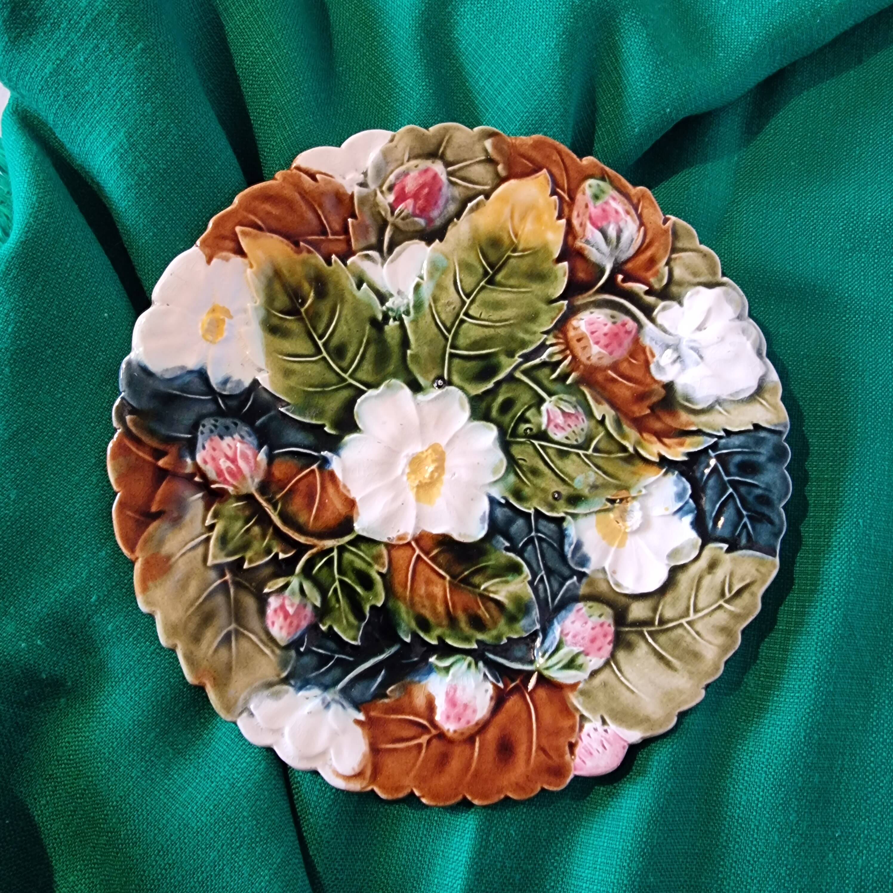 Set of 6 french onnaing barbonite ceramic plates and cake plate