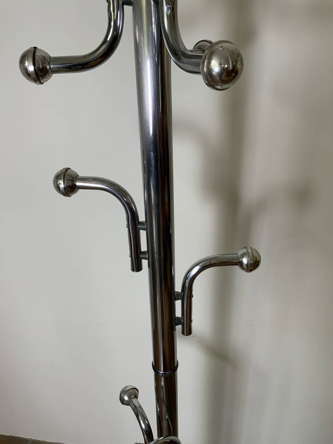 Freestanding coat rack