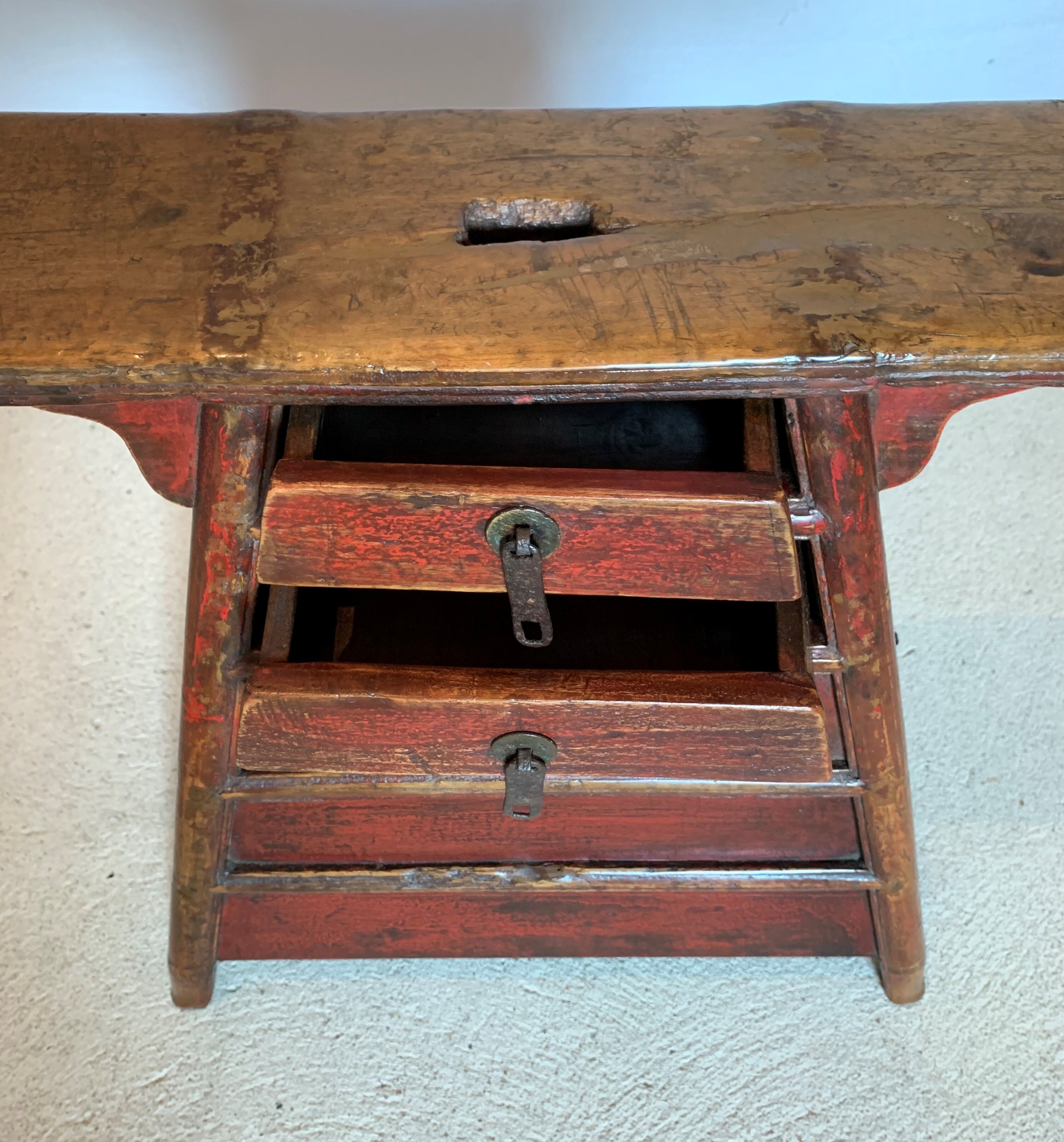 Chinese hairdresser's stool