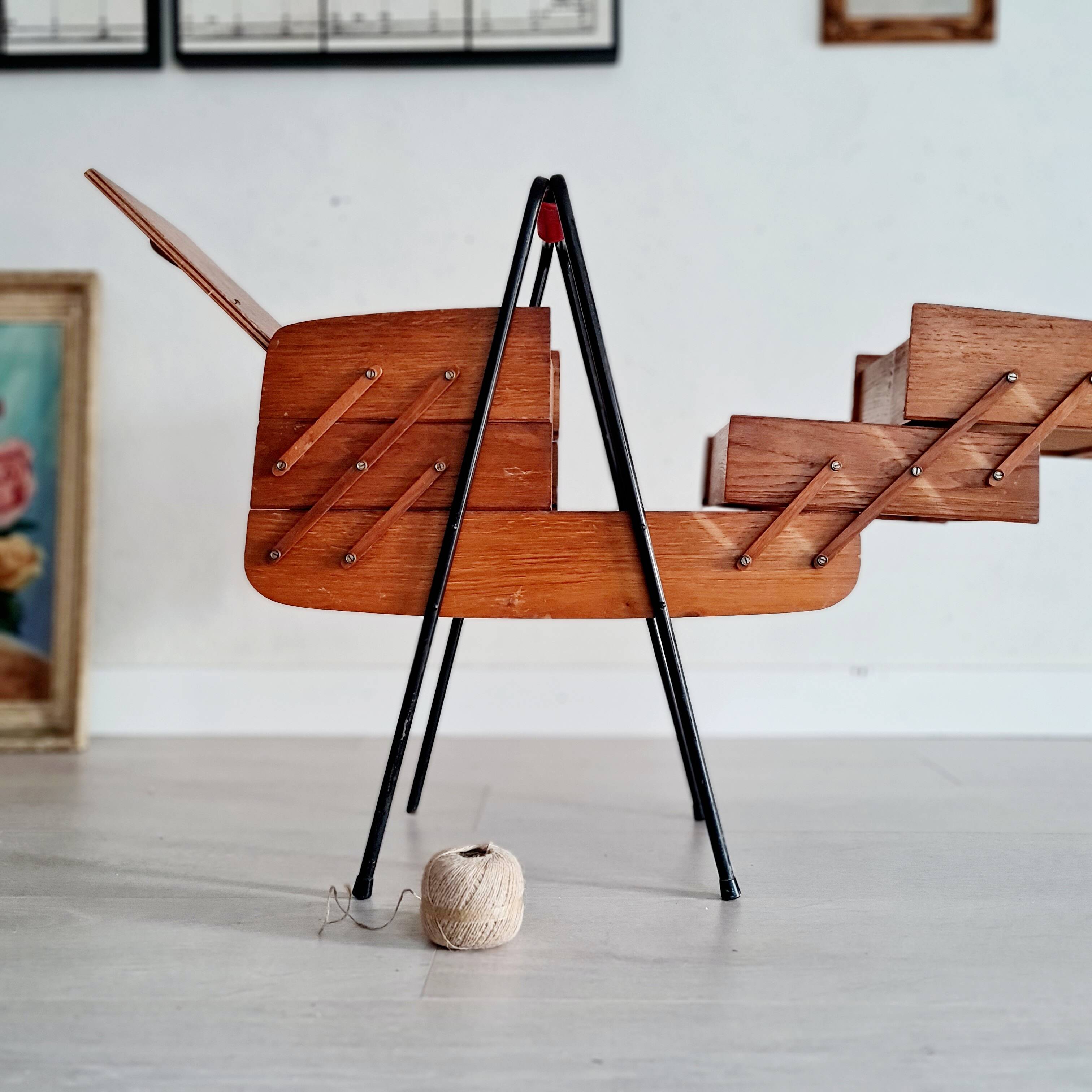 Wood and metal worker with compass feet