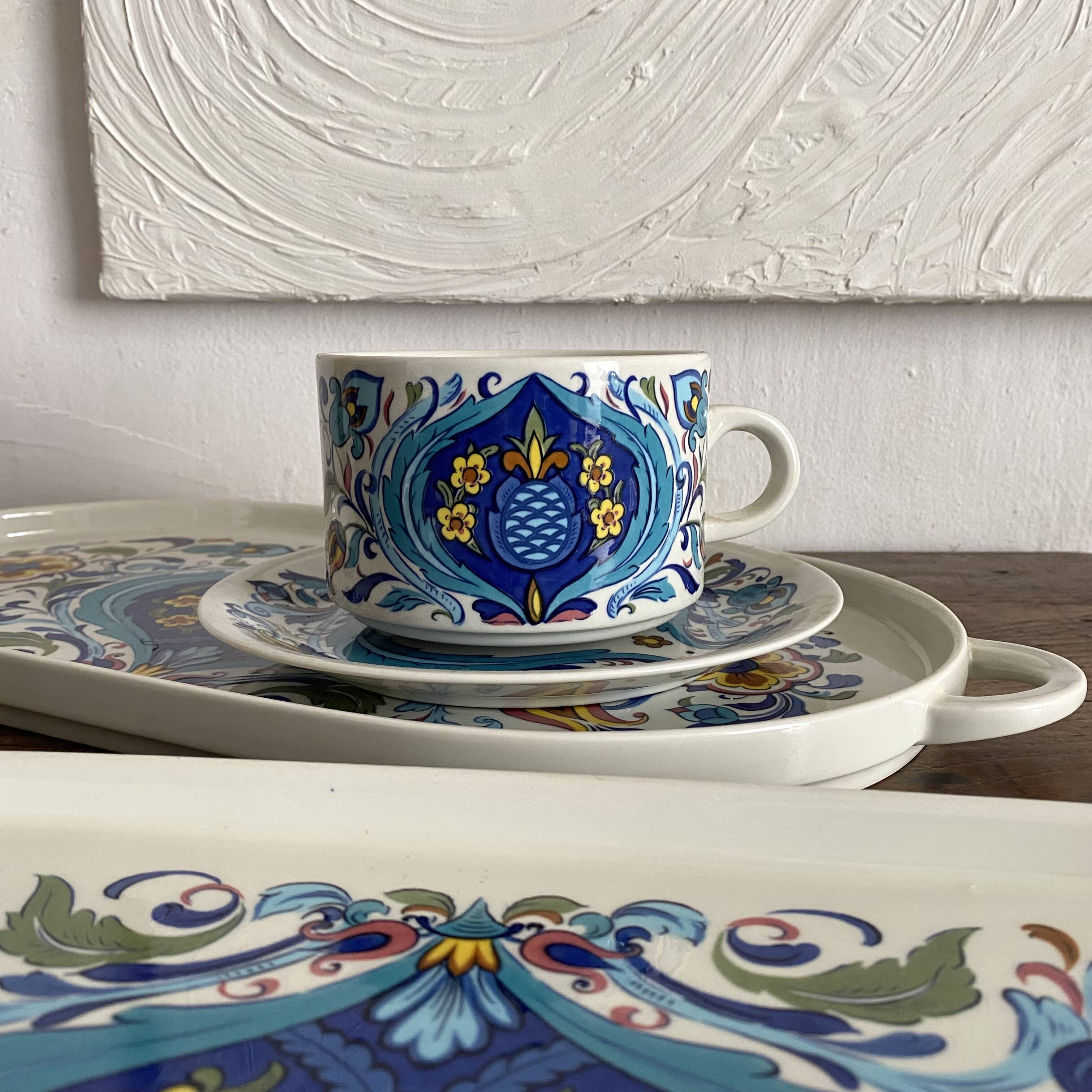 Villeroy and Boch Izmir model large cup breakfast set