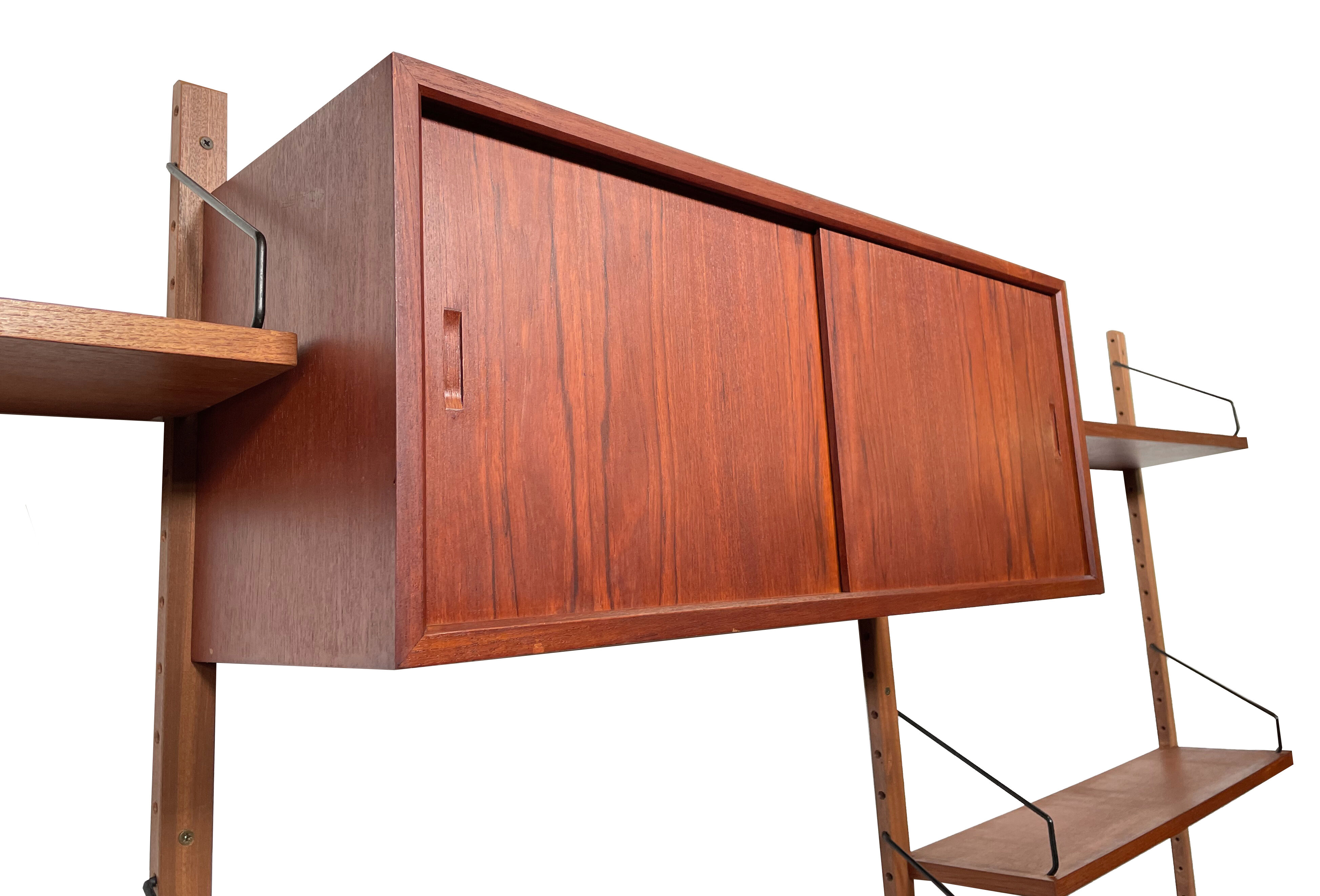 Vintage Poul Cadovius Royal System wall system wall