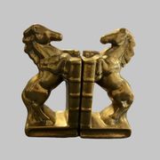 Paire de serre-livres en laiton – chevaux cabrés, style Art Déco