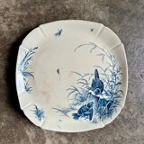 Square flat dish on pedestal Gien in blue ironstone, service "Birds" around 1870.