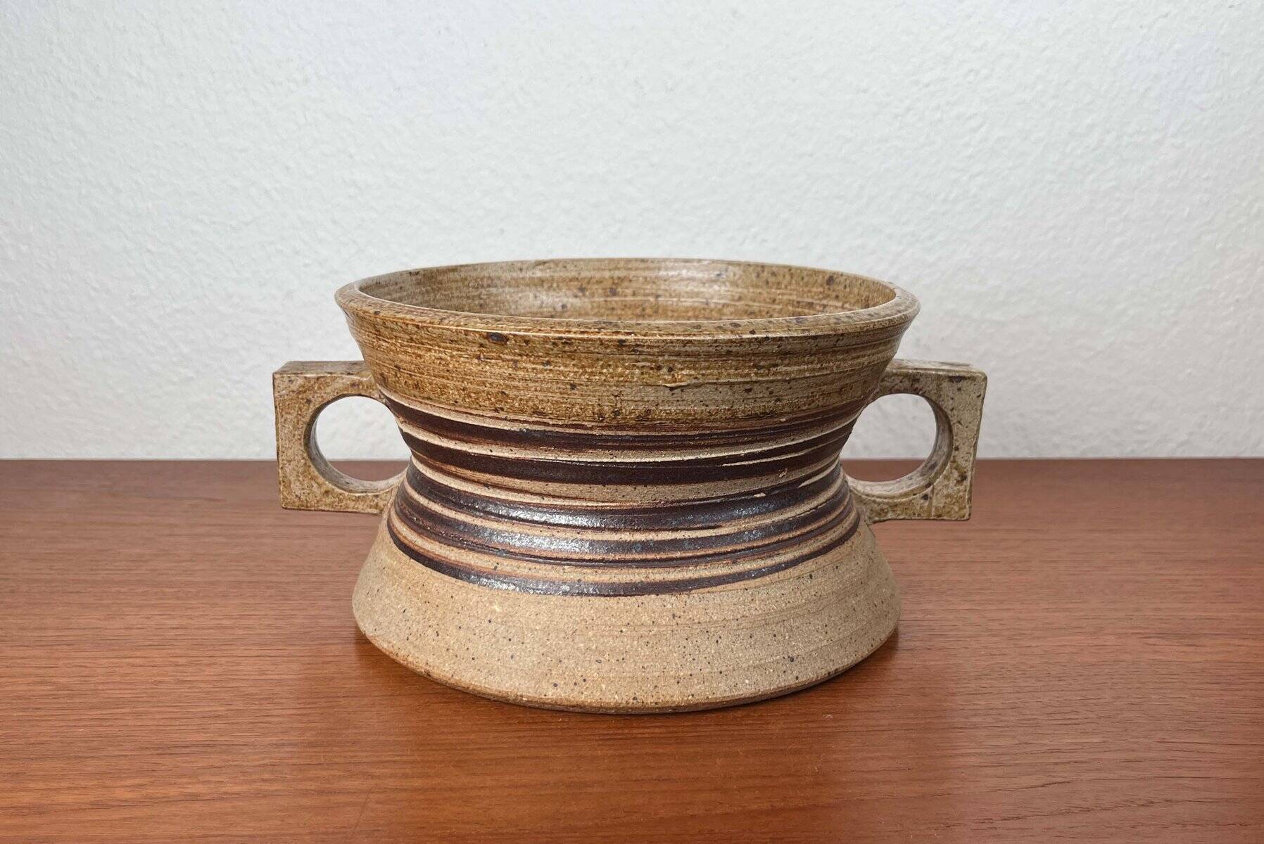 Bol de poterie d'atelier danois moderne du milieu du siècle par Tue Poulsen pour Tue Keramik, années 1960