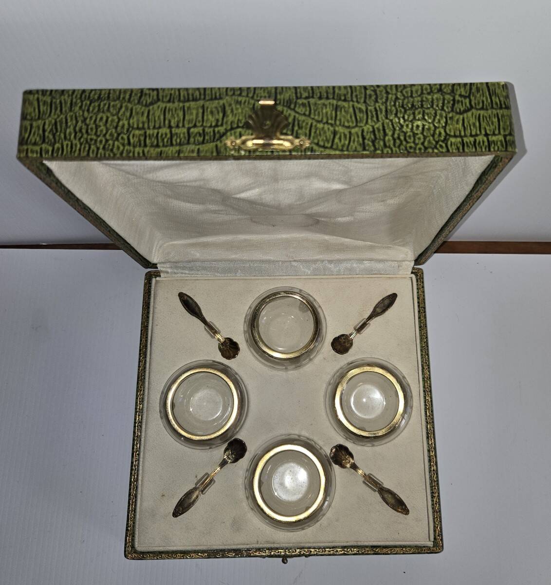 Antique salt cellar set in crystal with spoons – early 20th century