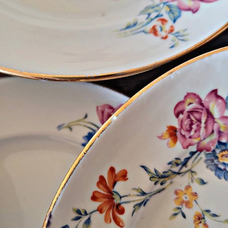 12 M8S France porcelain dessert plates, floral design
