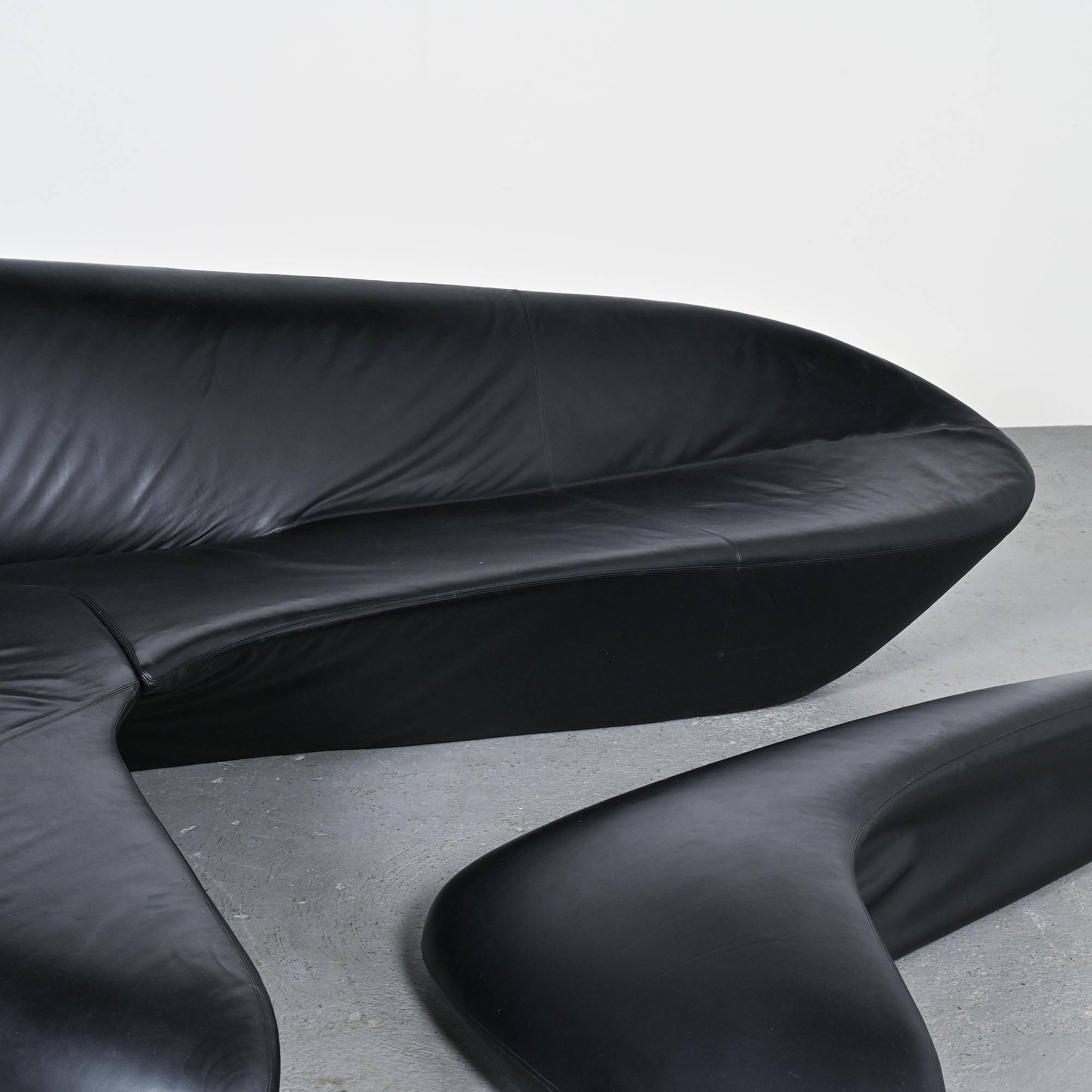 "Moon System" canapé in black leather, Zaha Hadid for B&B Italia, 2007