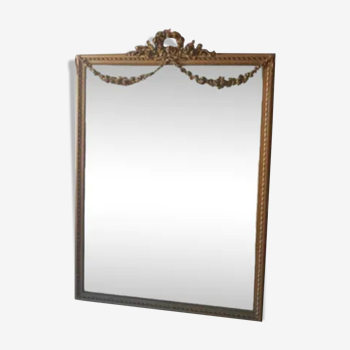 Miroir en bois et stuc doré