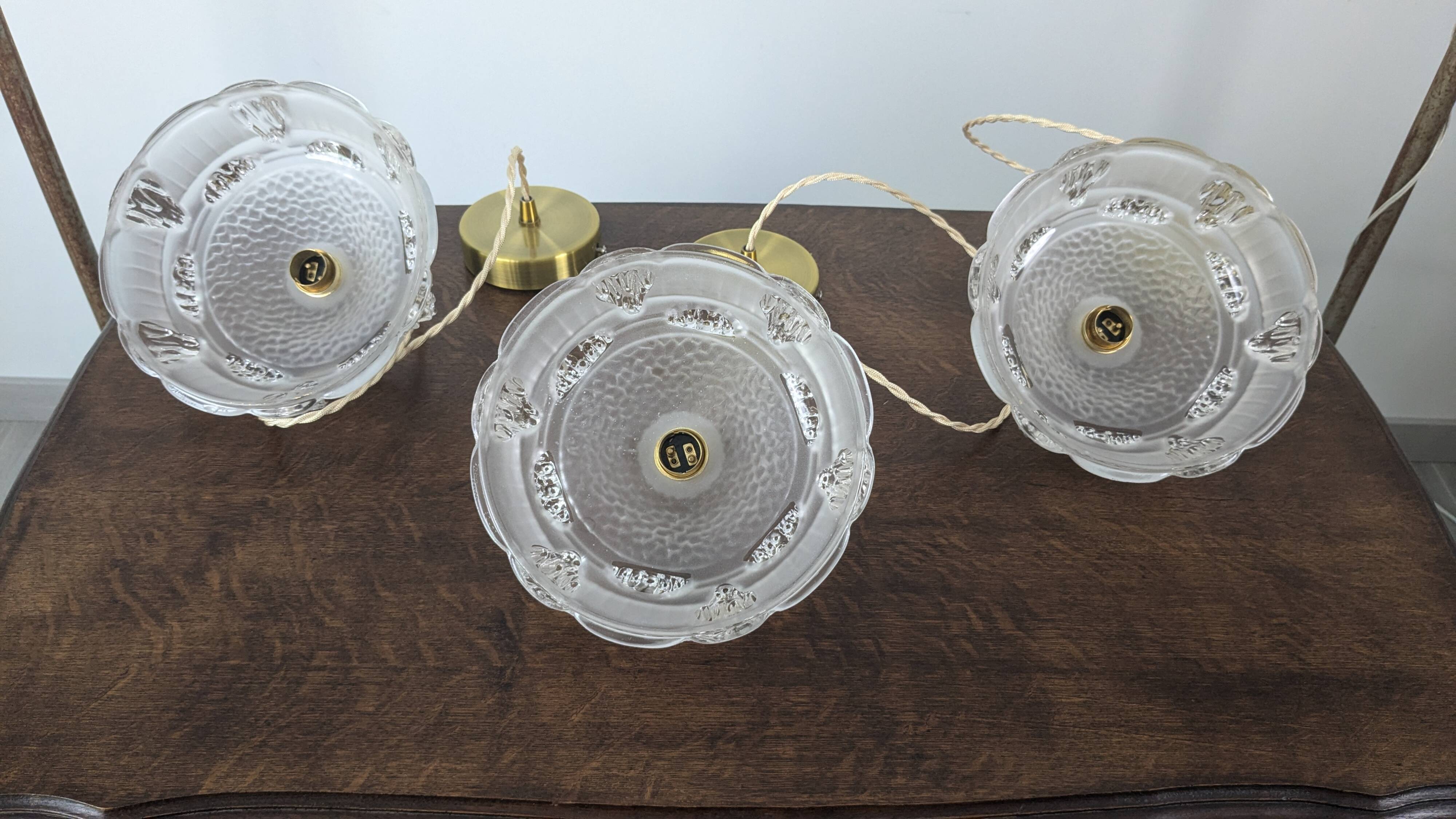 Vintage pendant light in molded glass and brass