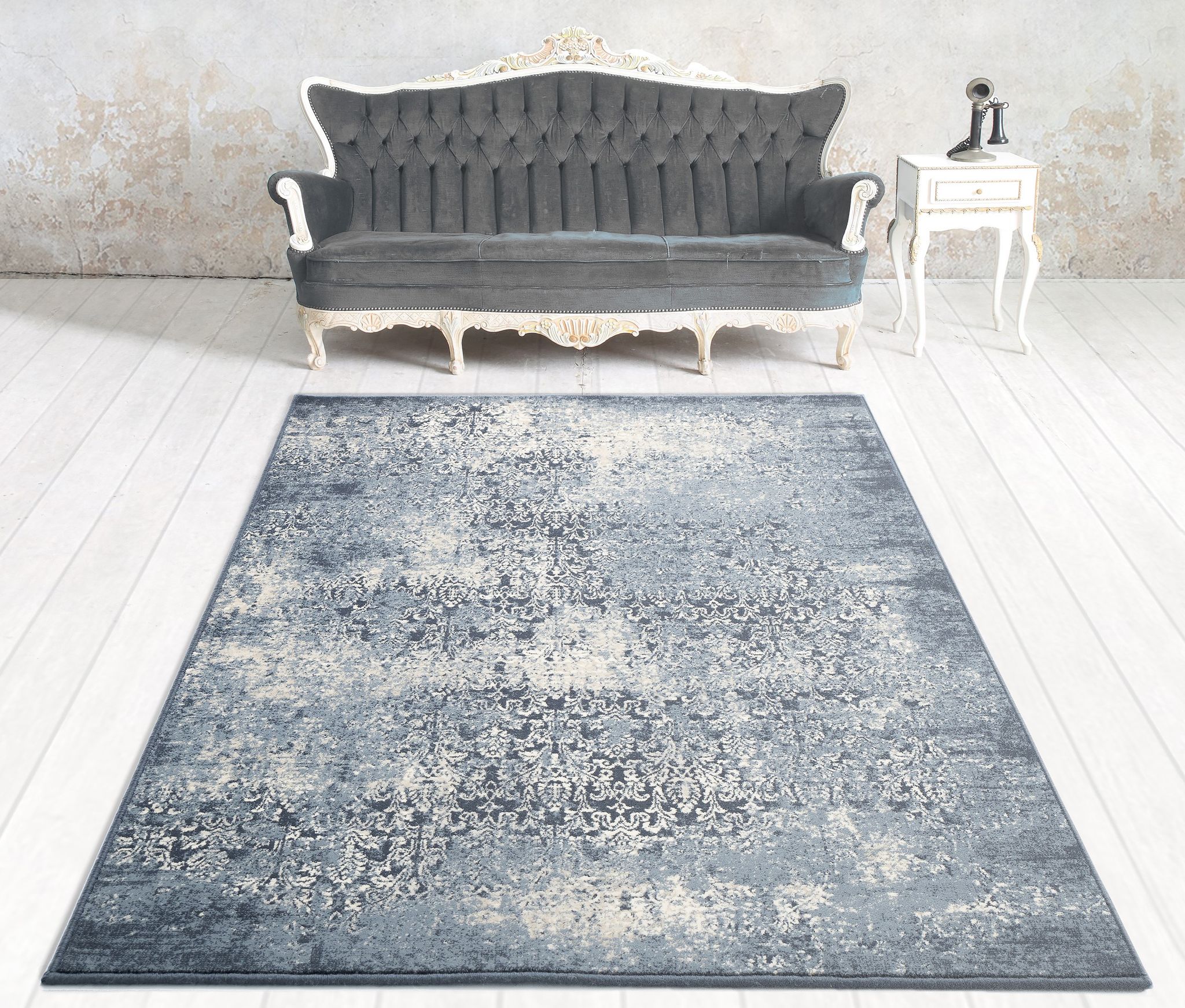 Vintage blue carpet 2x3 m