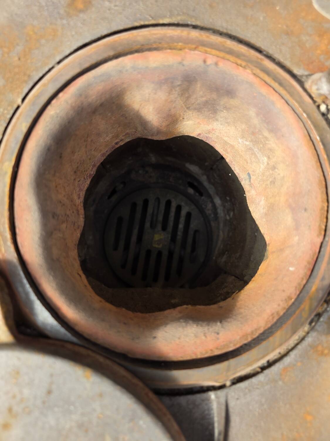 Godin enameled cast iron stove for coal and wood