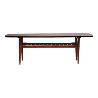 Coffee table with "ladder"