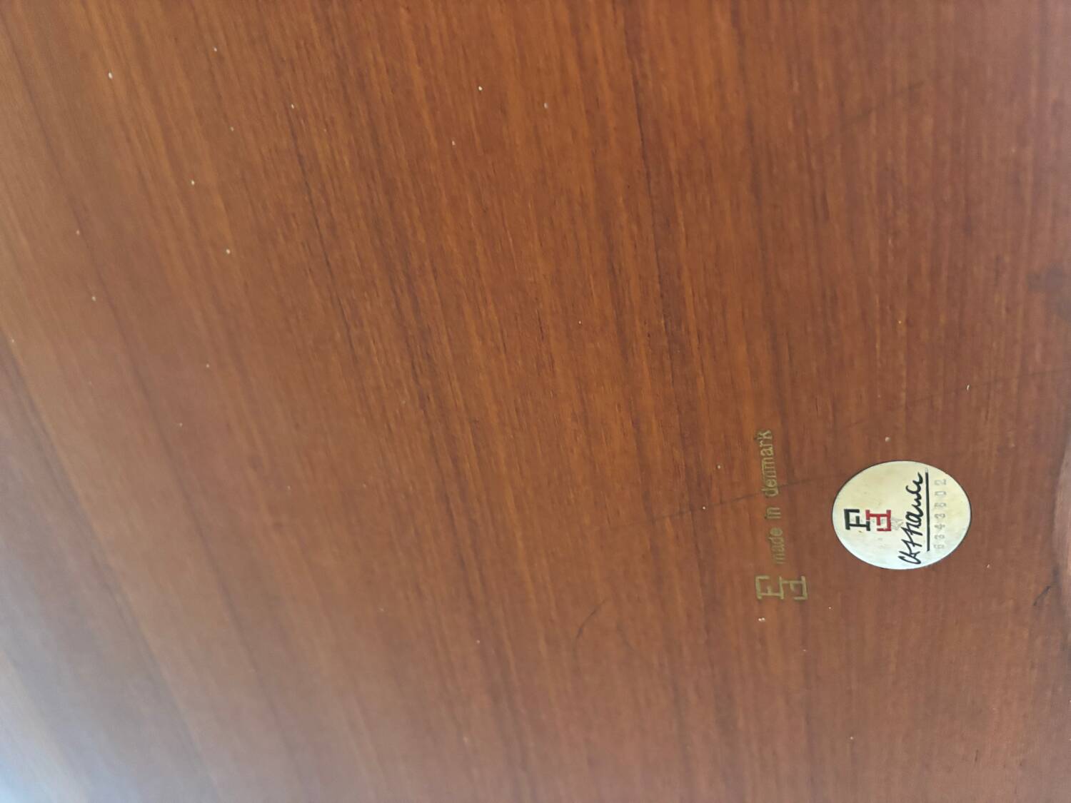 Scandinavian Minerva Table