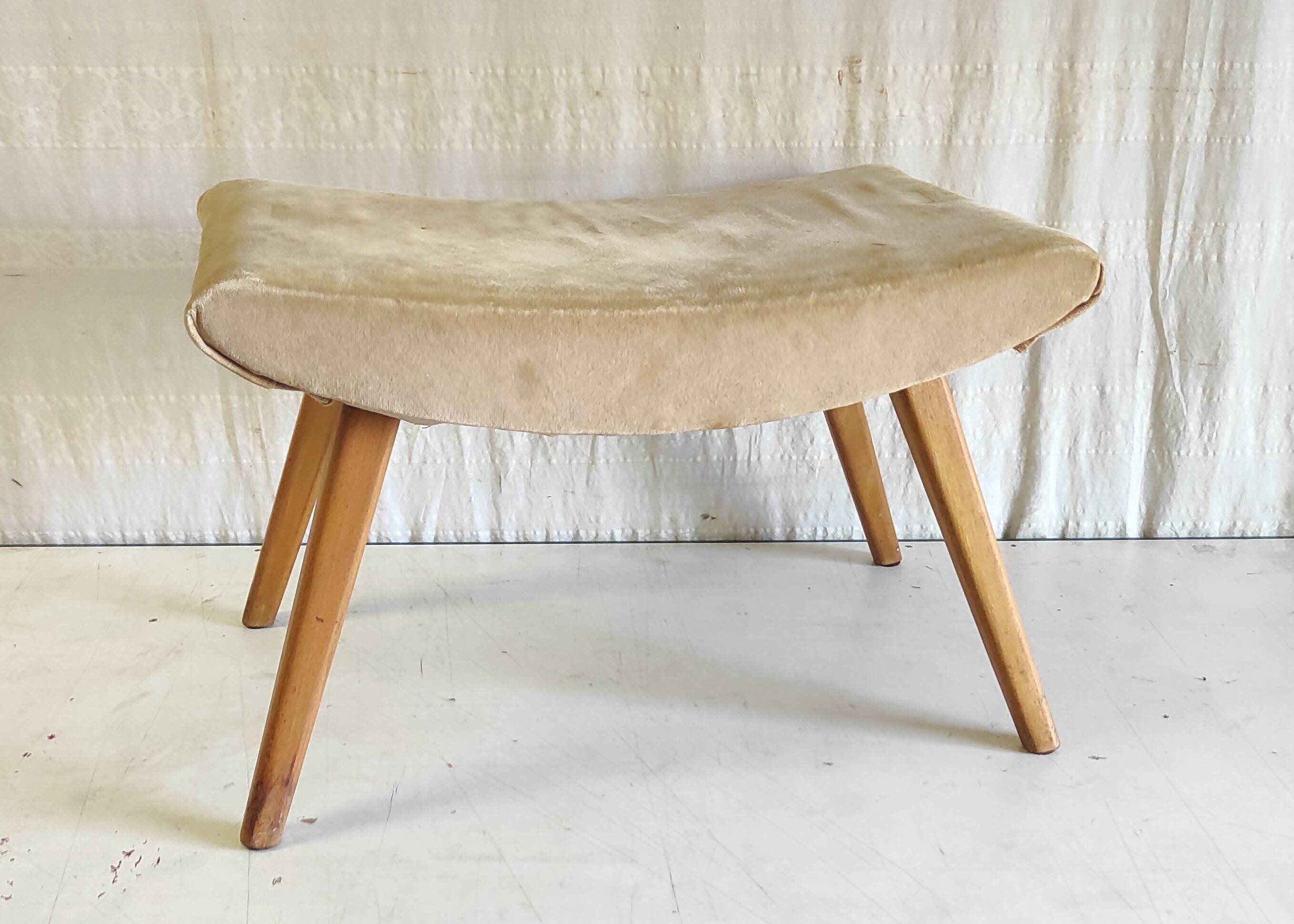 Modernist stool in solid wood - 1950s/60s