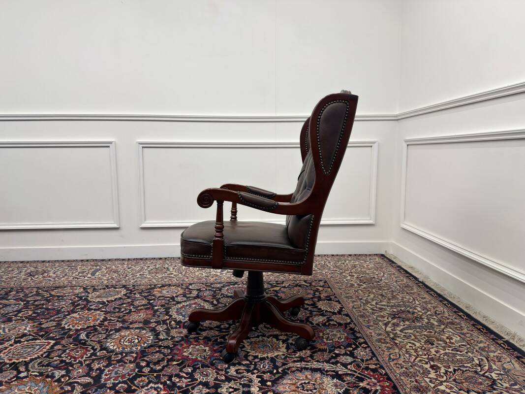 Grand fauteuil de bureau Chesterfield en anglais