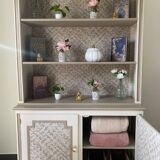 Library / dresser