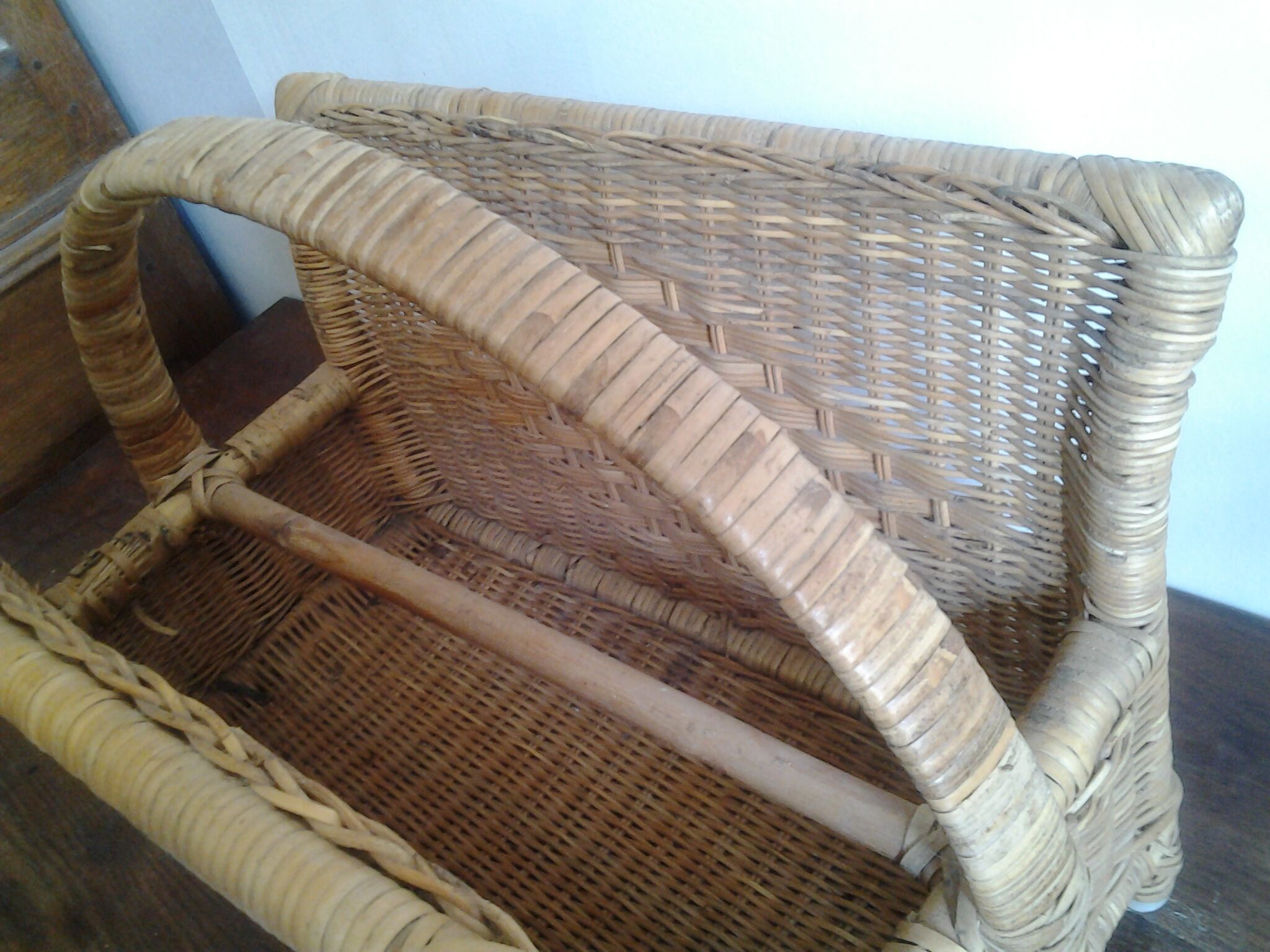 Review door vintage wicker