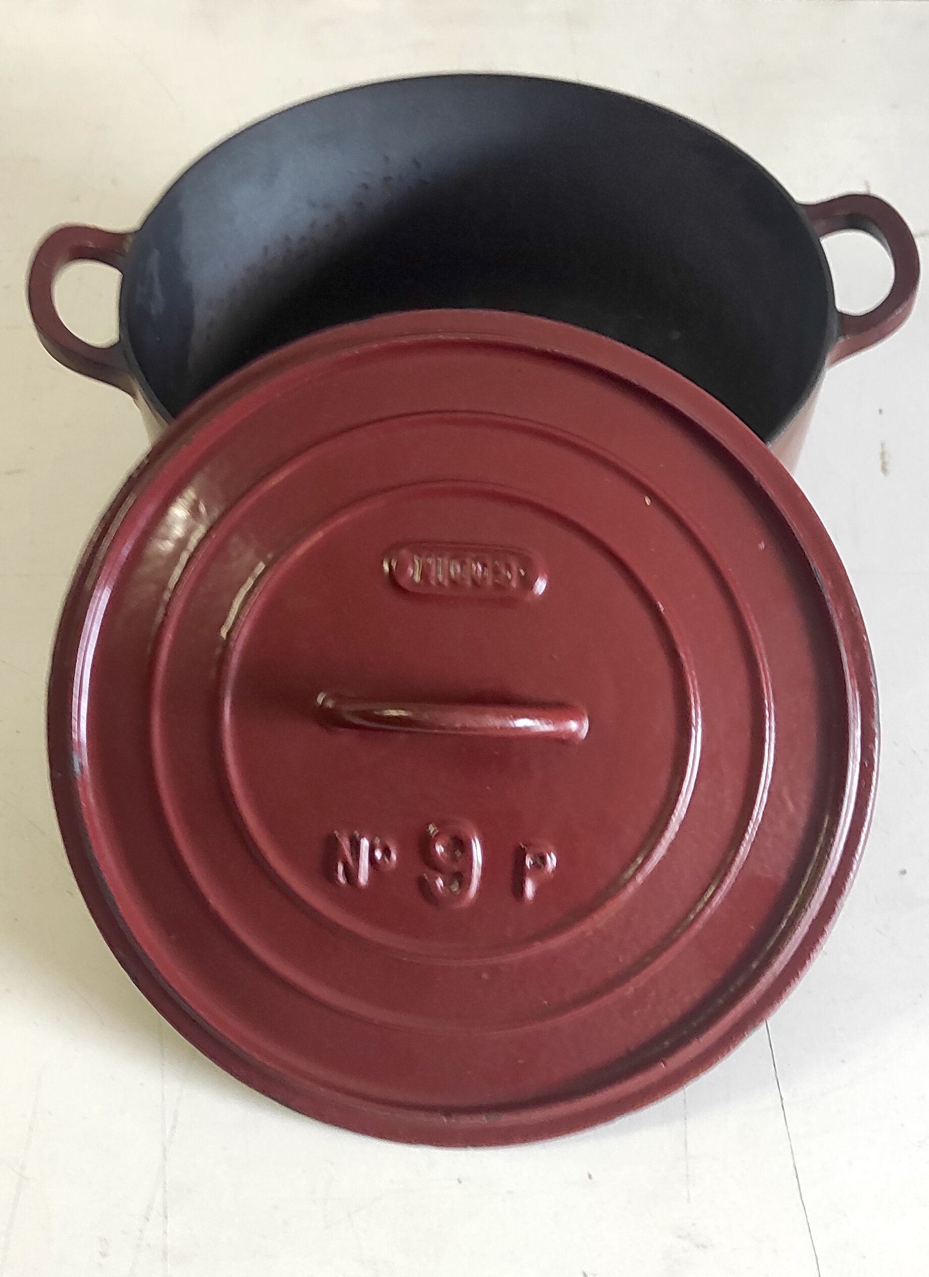 Enamelled cast iron casserole by Godin model n°9p – 40s/50s