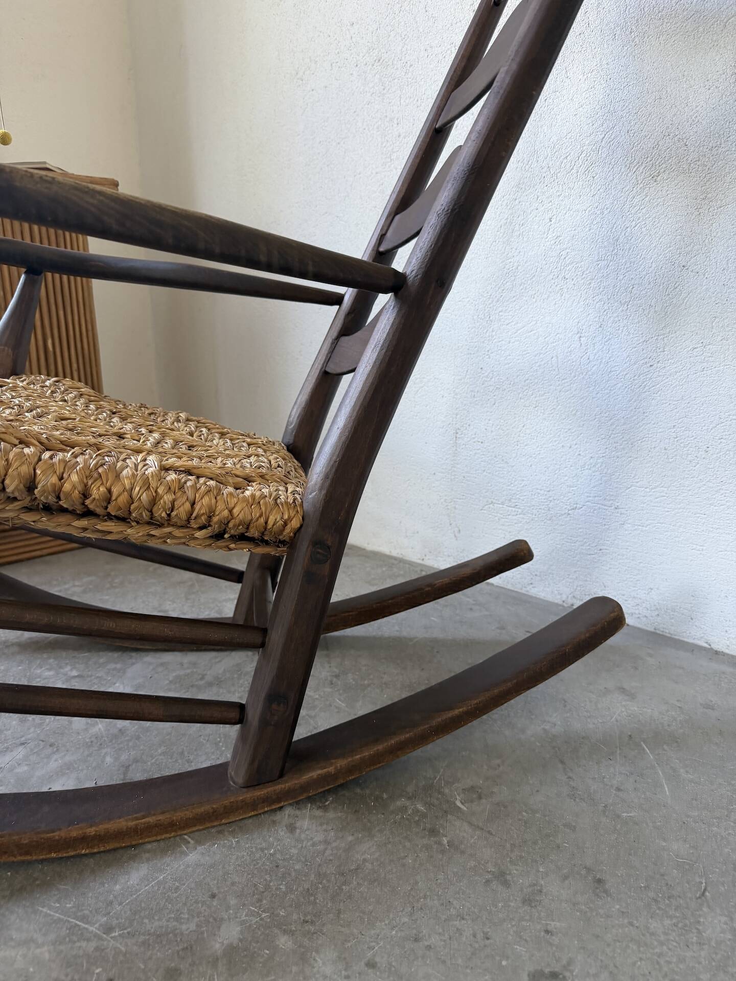 Rocking chair 1900 France cord