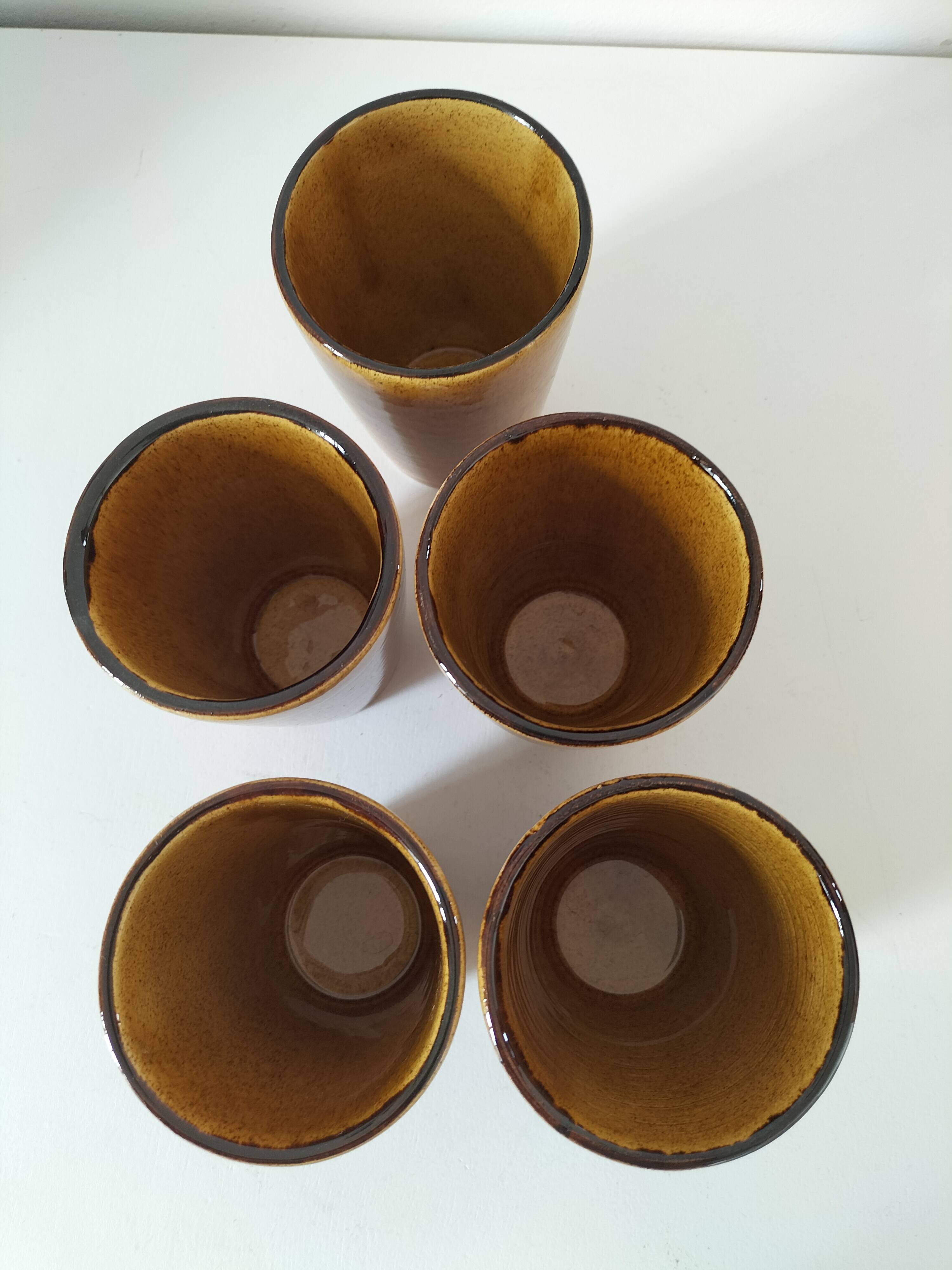 5 vintage caramel glazed stoneware cups, 70s crafts