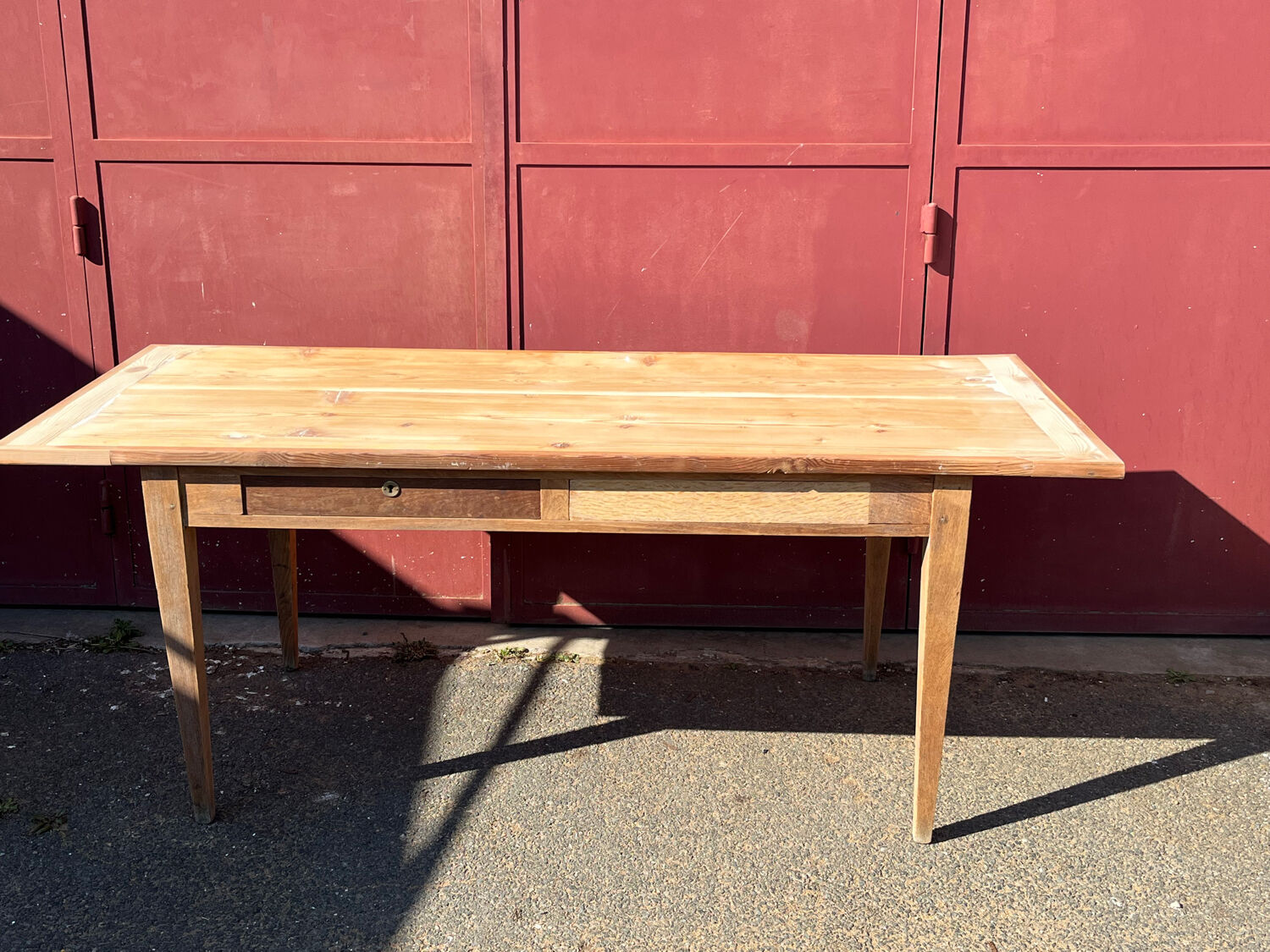 Spindle leg farm table