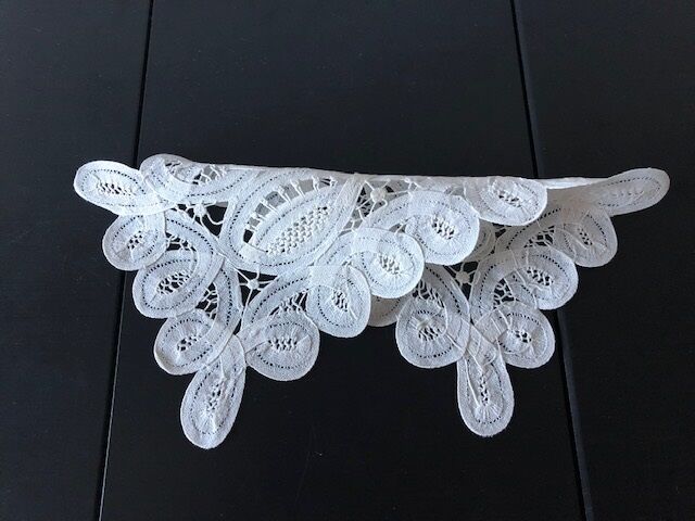 Antique Brussels lace placemat Alost 24x15