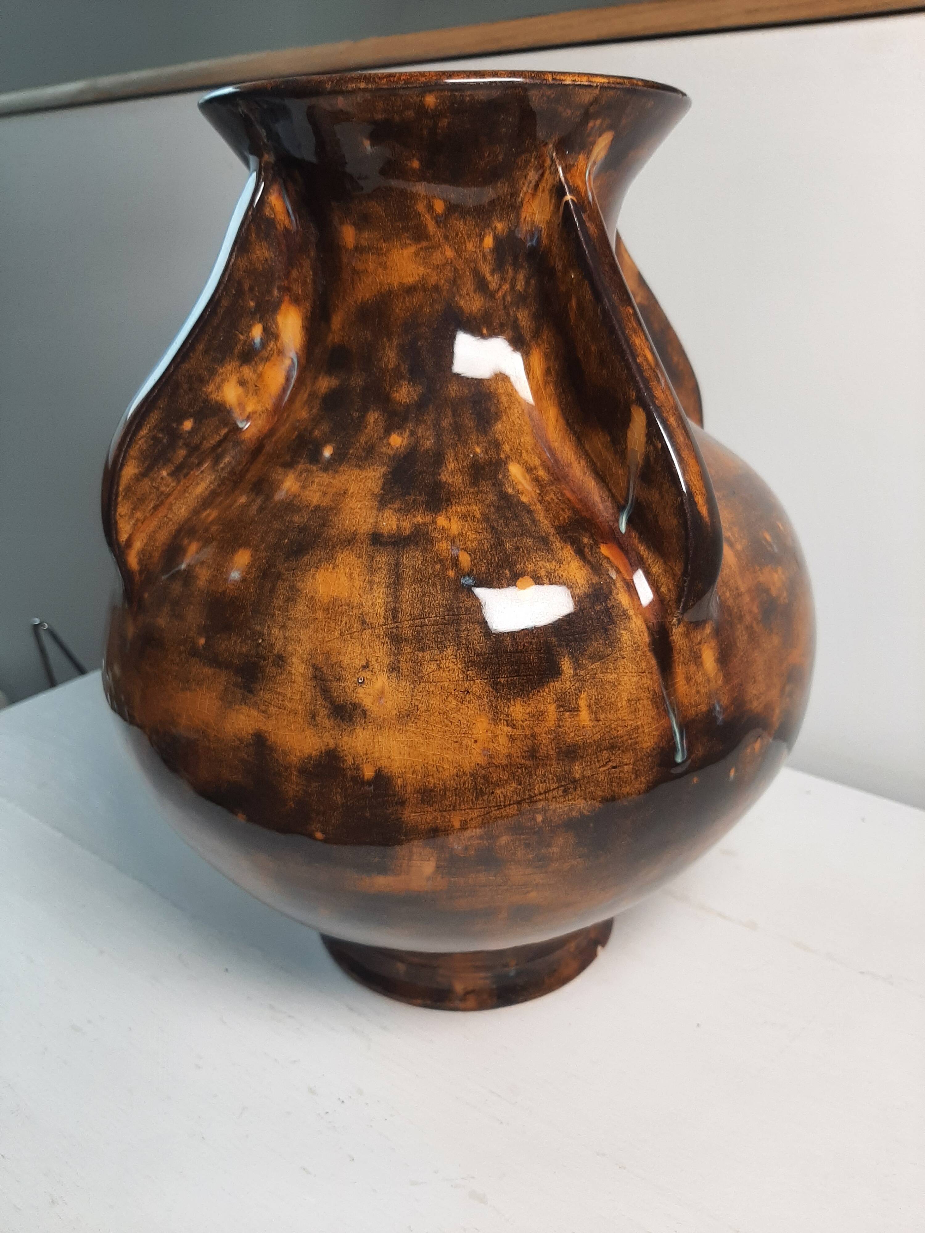 Large vintage vase in the shape of a propeller