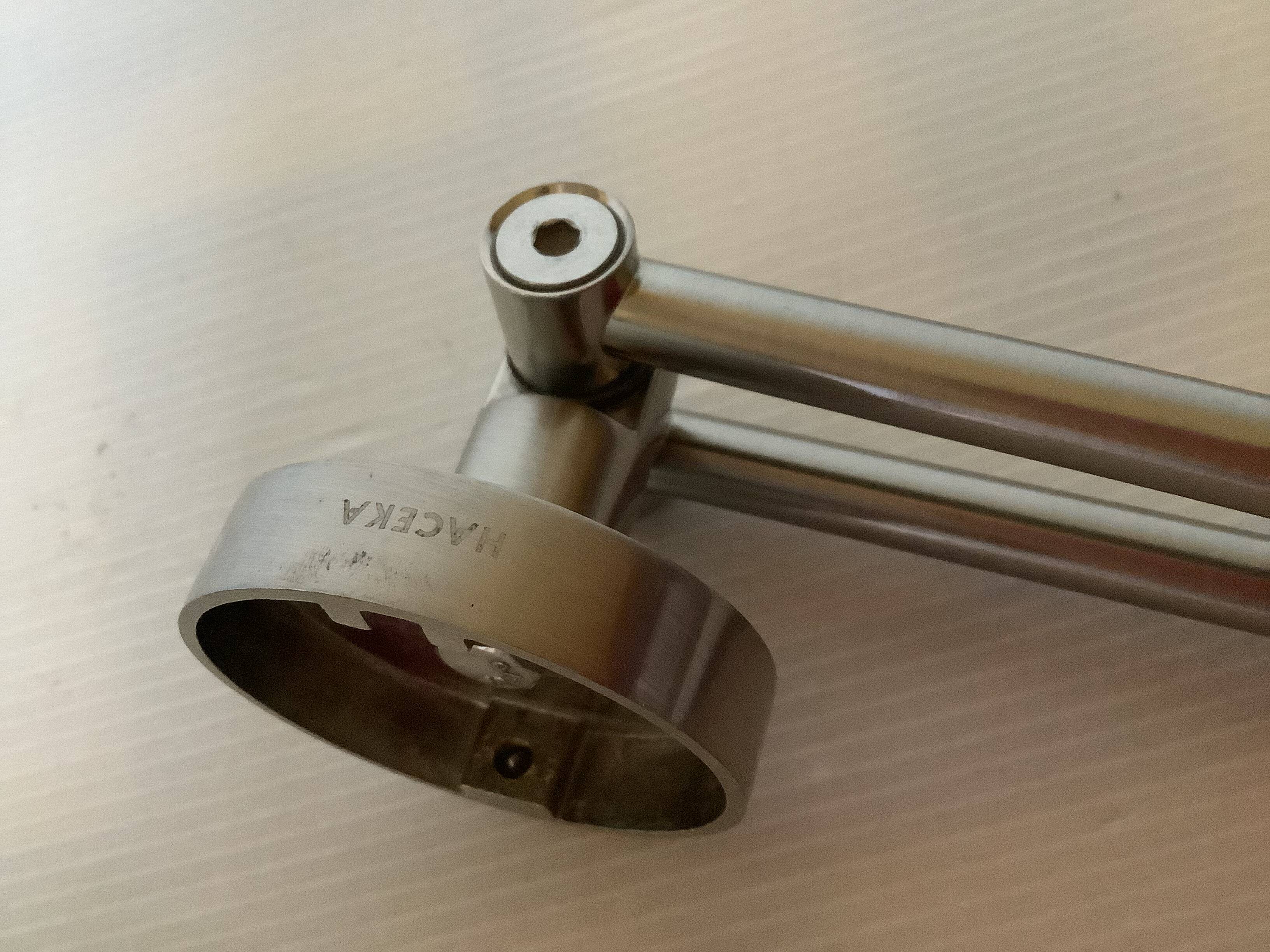 Haceka wall-mounted towel rack