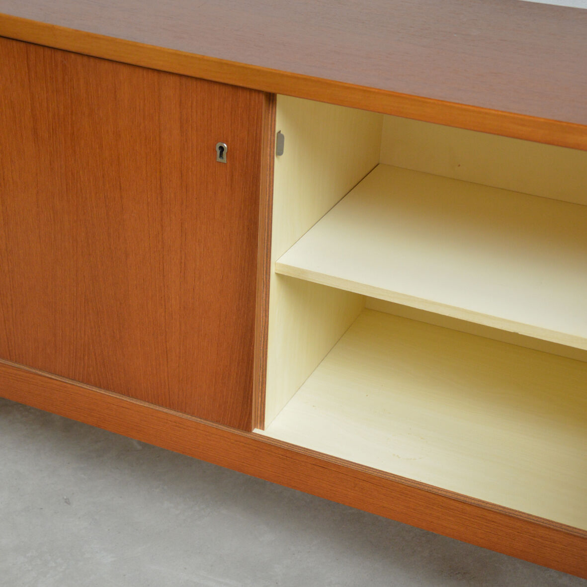Veneer teak sideboard, 1976