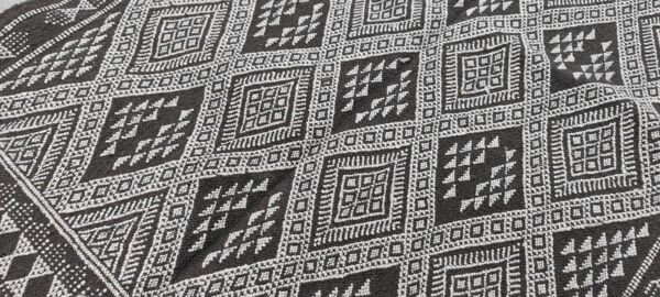 Tapis margoum gris et blanc fait main en laine naturelle