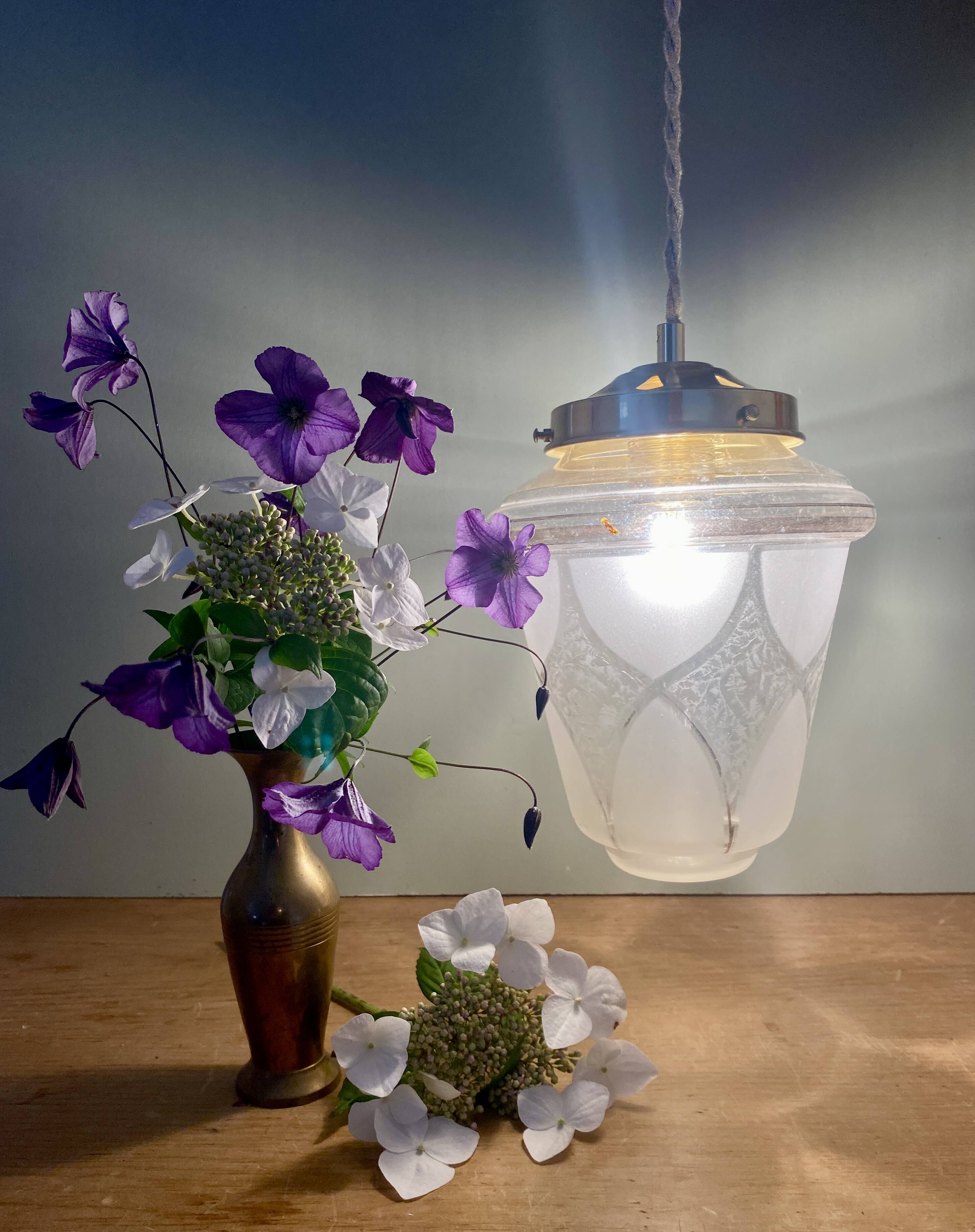 Vintage globe pendant light in white and gold frosted glass