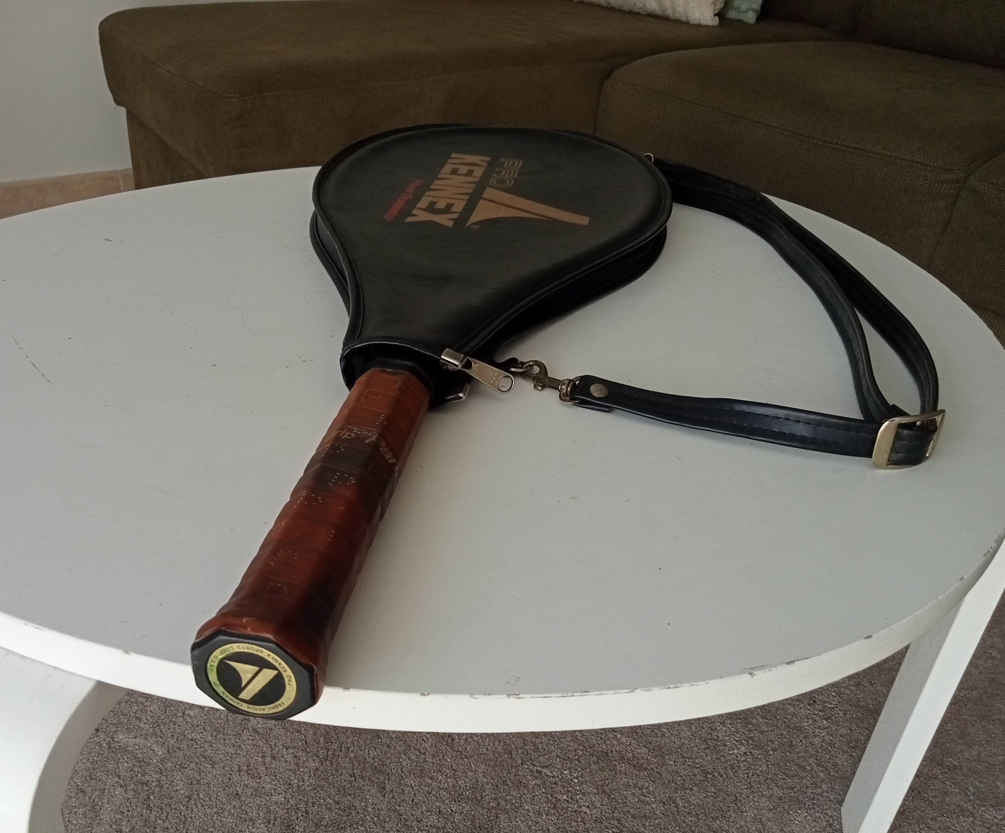 Vintage tennis racket Kennex Power Dominator from the 1980s.