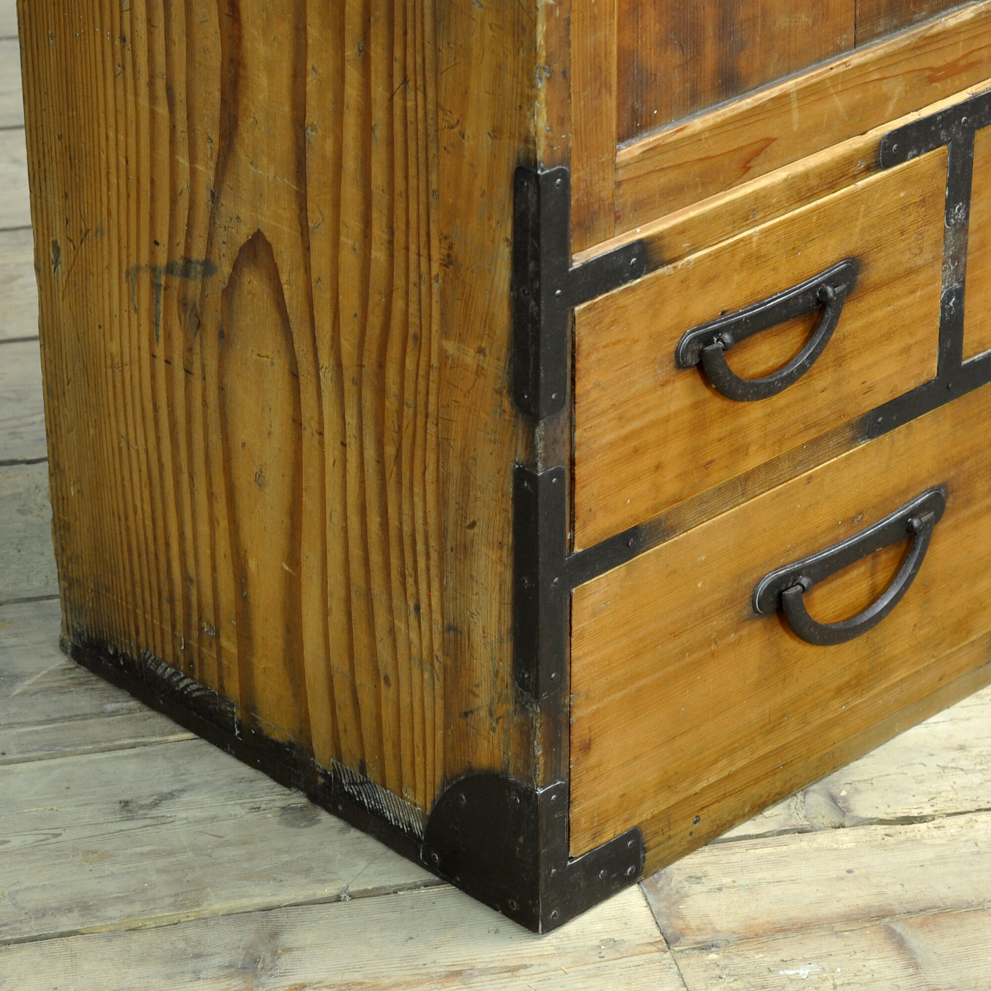 Japanese Tansu chest of drawers, circa 1900