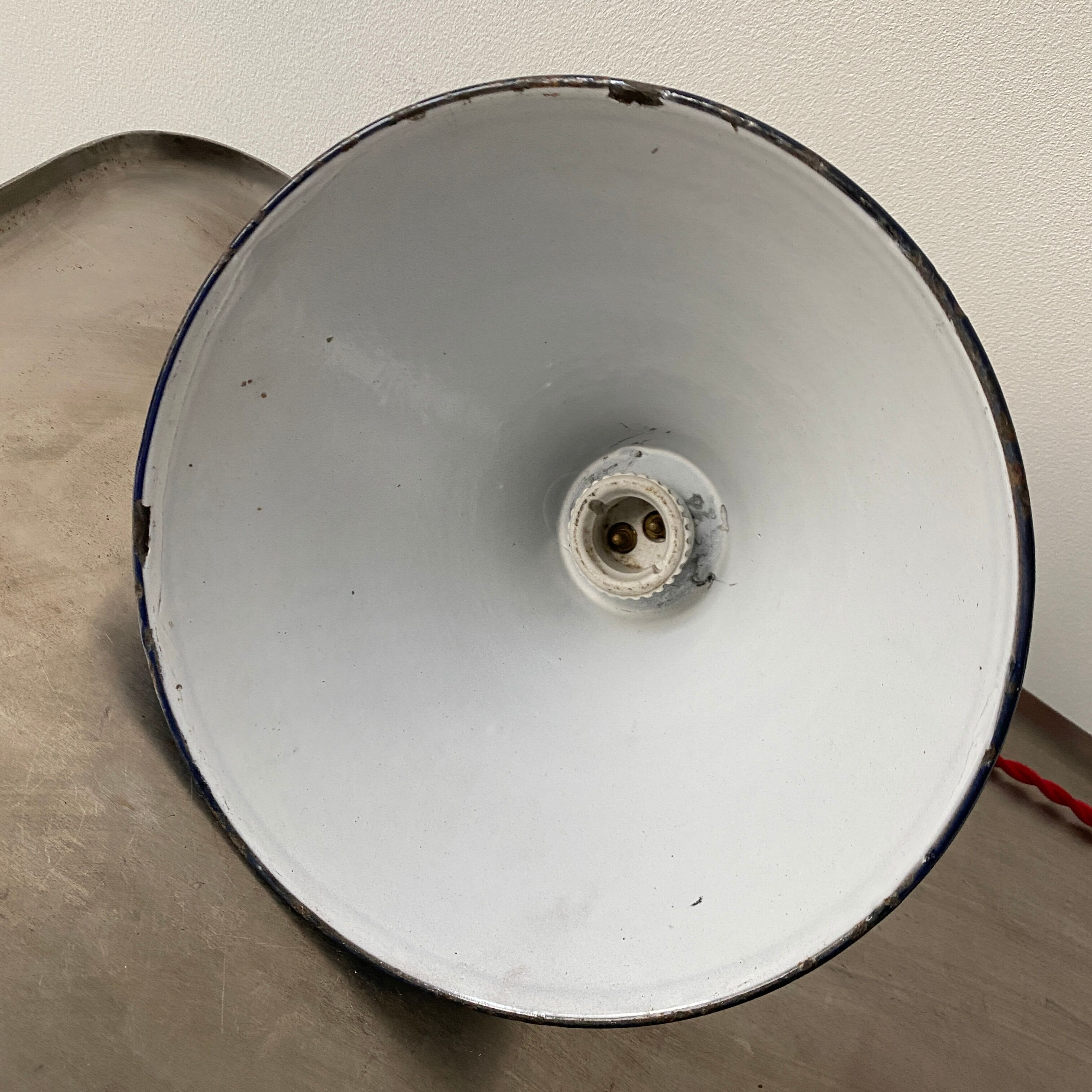 Lot 3 old blue conical enamel suspensions